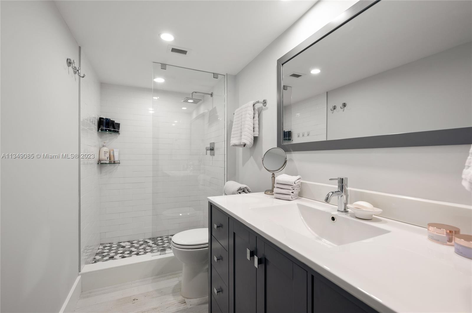 ARLEN BEACH CONDO - Residential Lease
