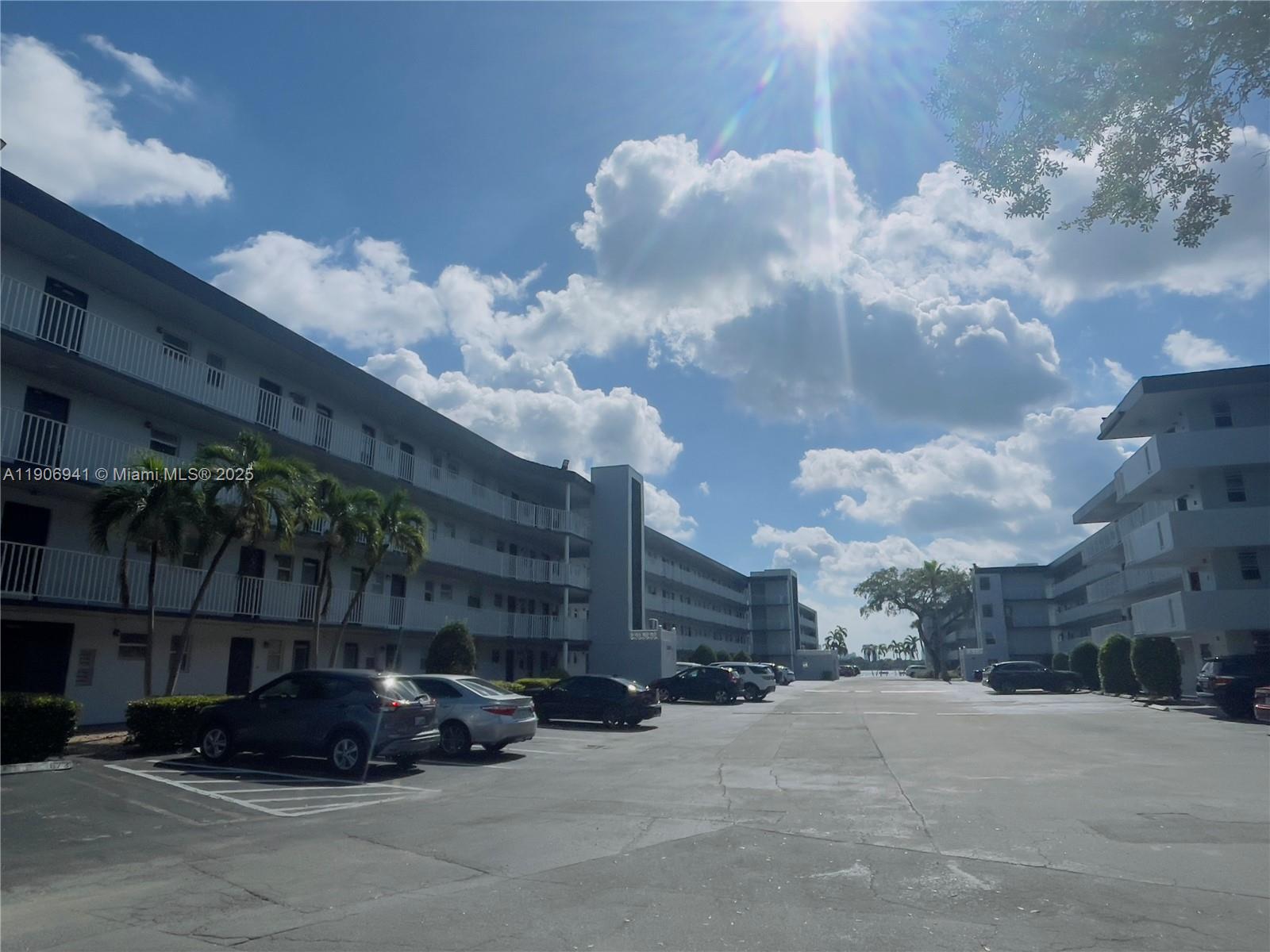 ROYAL OAKS CONDO - Residential