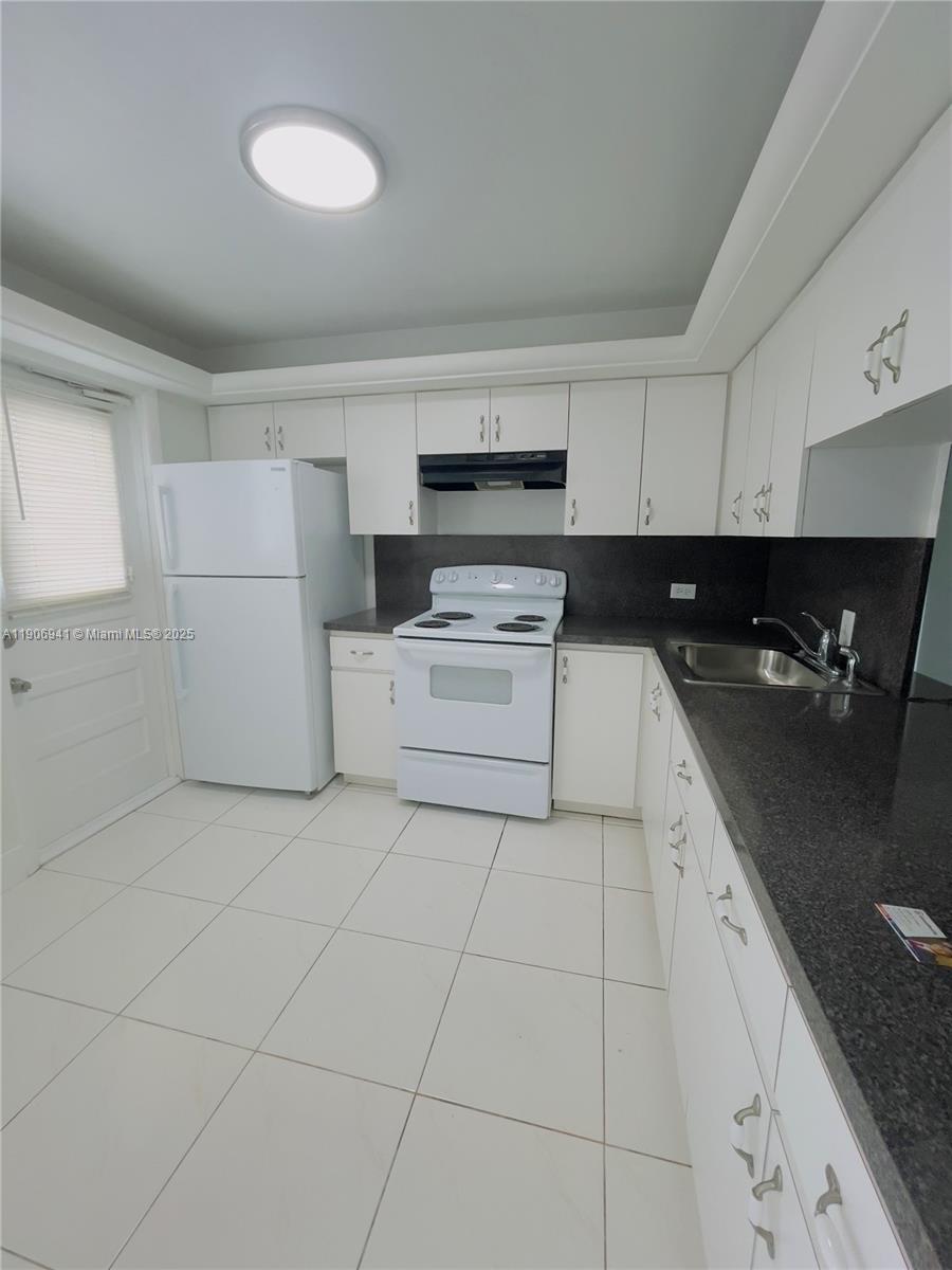 ROYAL OAKS CONDO - Residential