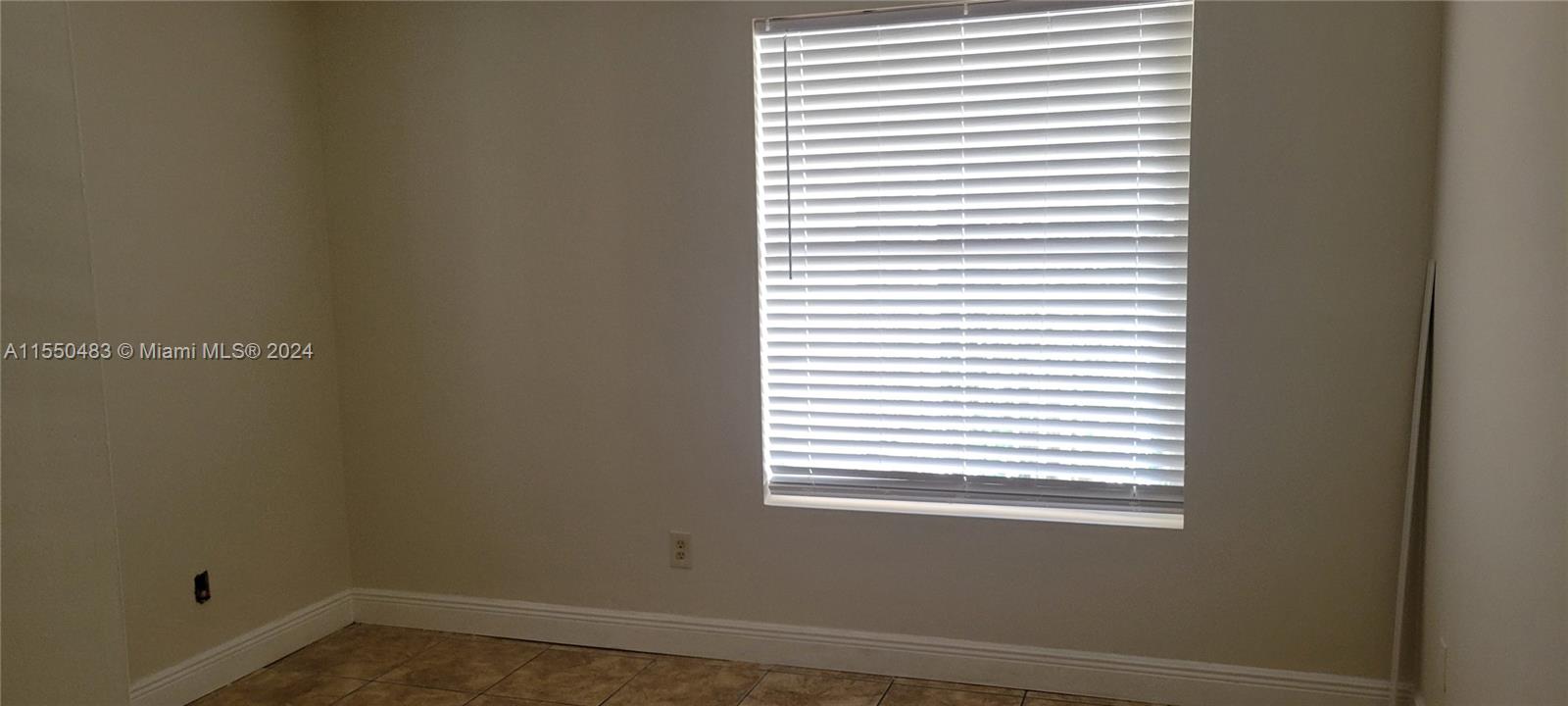 HAMMOCKS TRAILS CONDO - Residential Lease