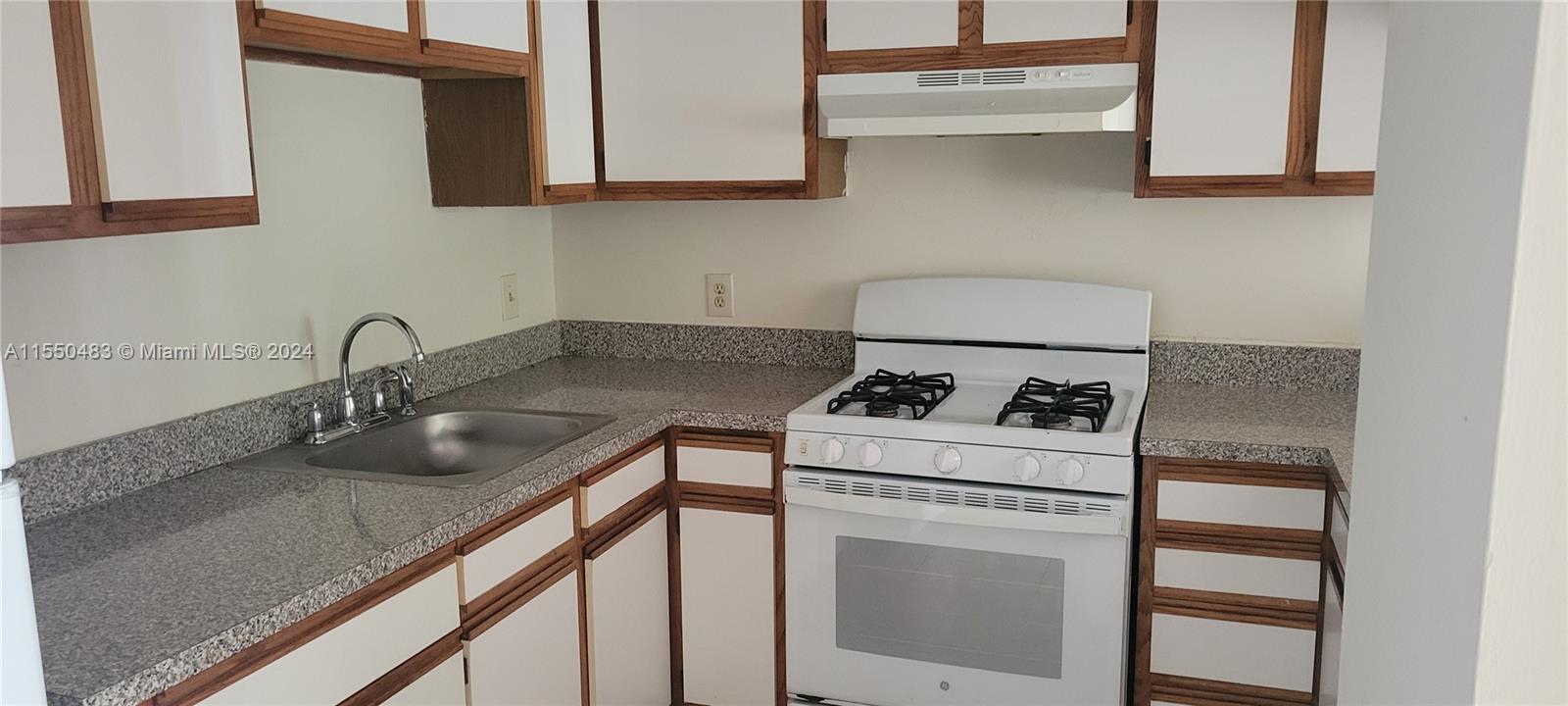 HAMMOCKS TRAILS CONDO - Residential Lease