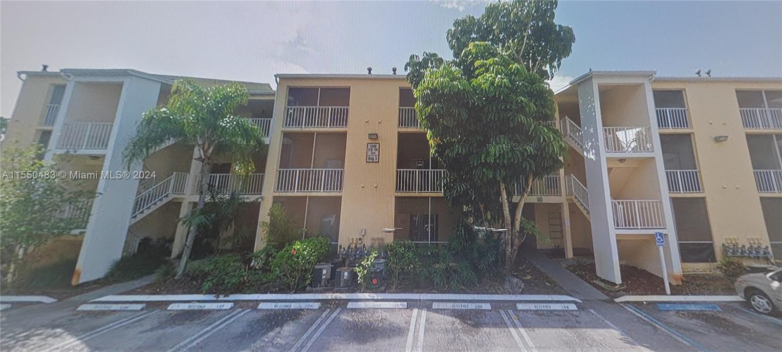 HAMMOCKS TRAILS CONDO - Residential Lease
