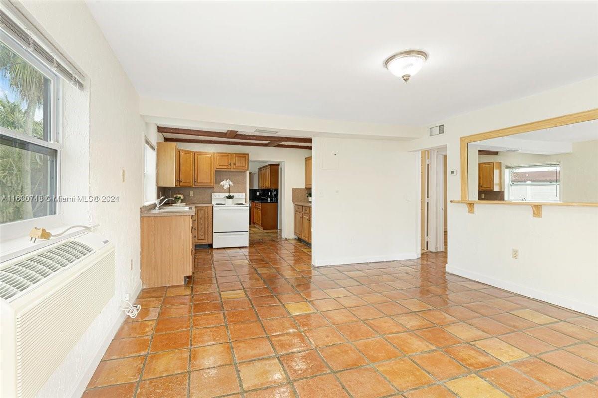 EVERGLADE LAND SALES CO - Residential Lease
