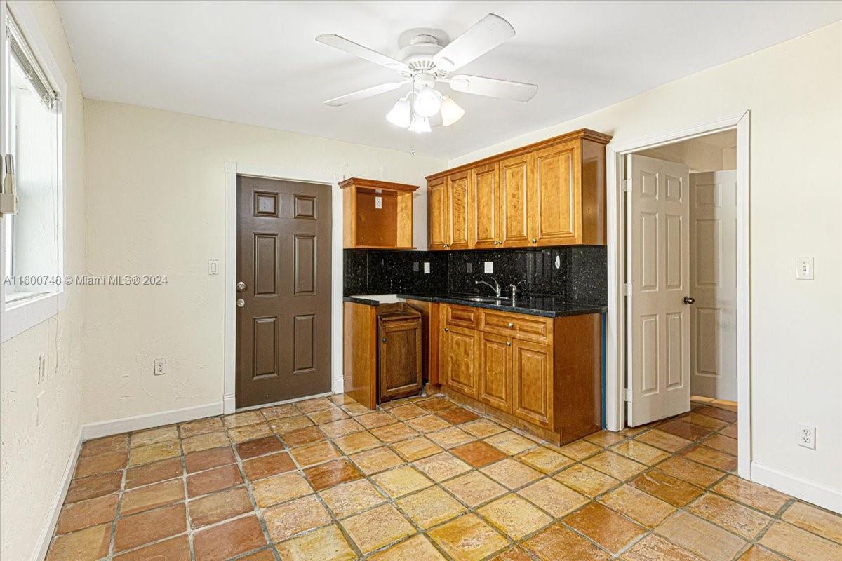 EVERGLADE LAND SALES CO - Residential Lease
