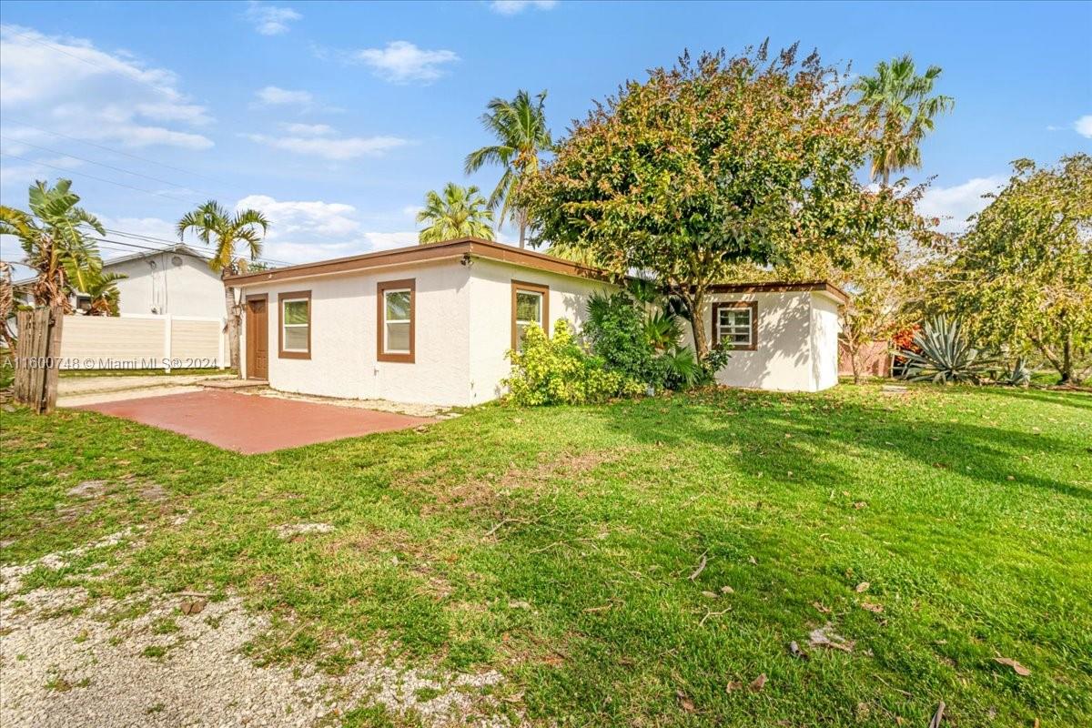 EVERGLADE LAND SALES CO - Residential Lease