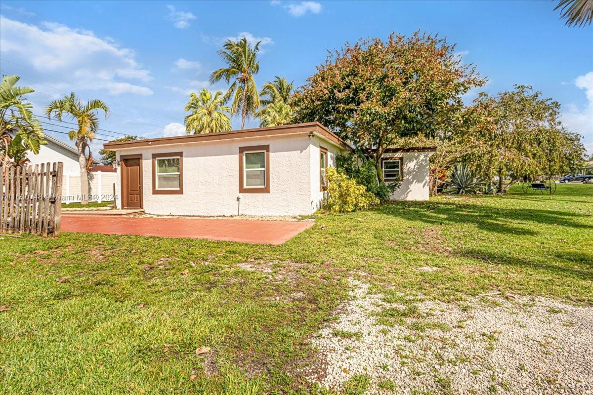 EVERGLADE LAND SALES CO - Residential Lease