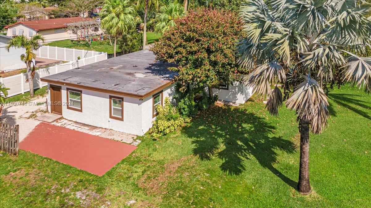 EVERGLADE LAND SALES CO - Residential Lease