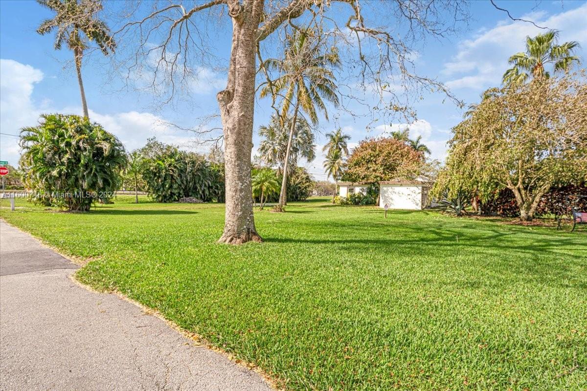 EVERGLADE LAND SALES CO - Residential Lease