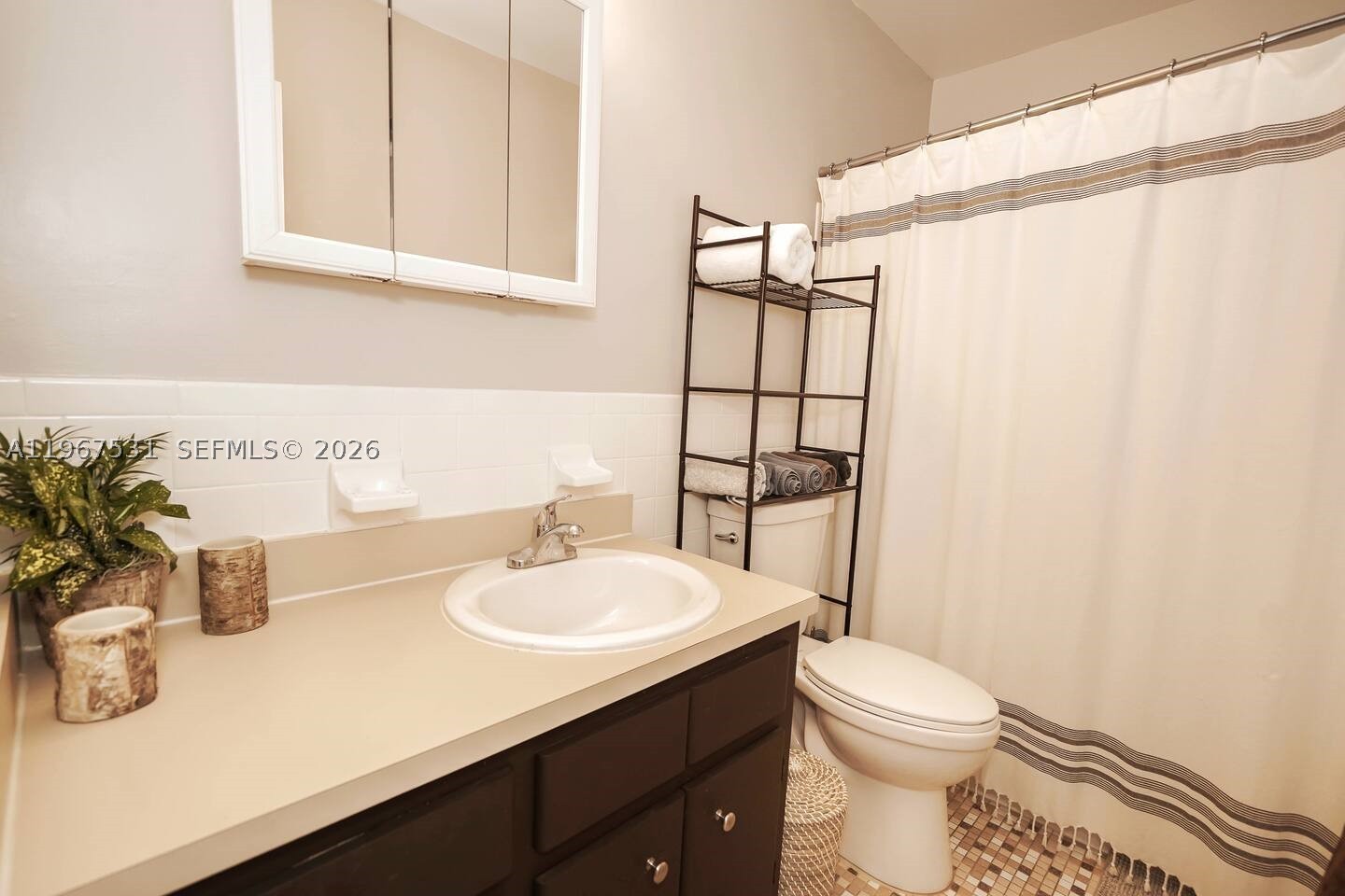 DIXIE WAY - Residential Income