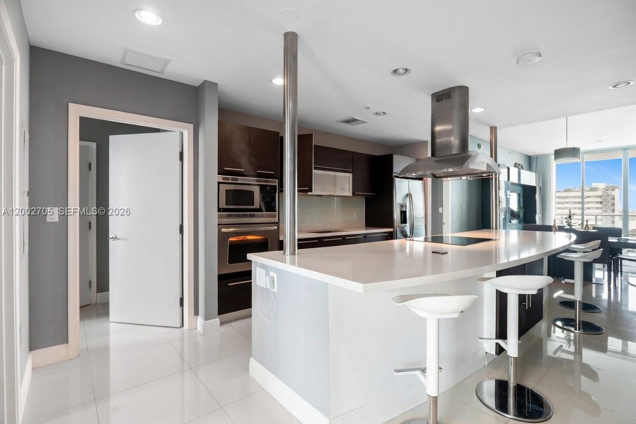ELOQUENCE ON THE BAY COND - Residential
