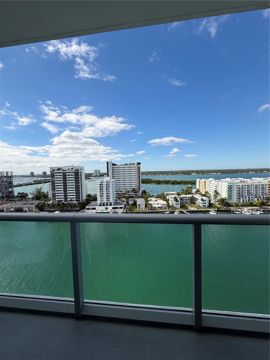 ELOQUENCE ON THE BAY COND - Residential