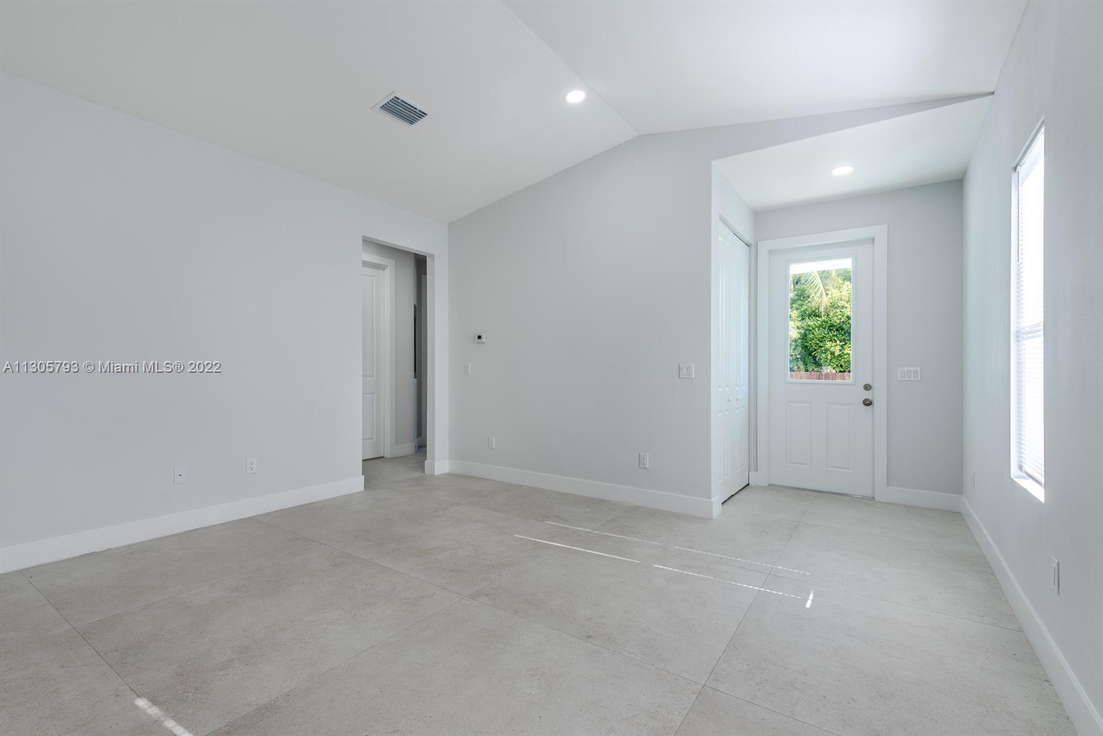 LAKE WORTH TOWN OF - Residential Lease