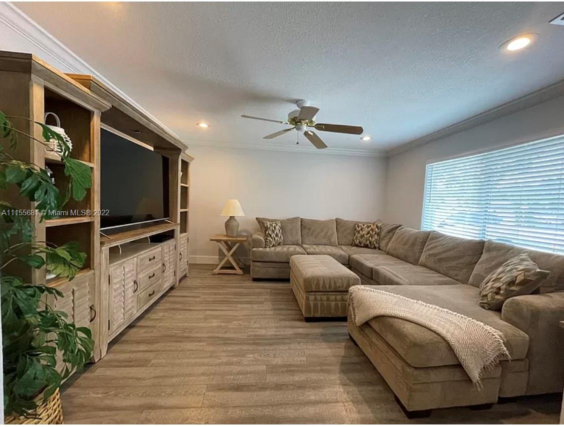 CRESTHAVEN 7 - Residential Lease