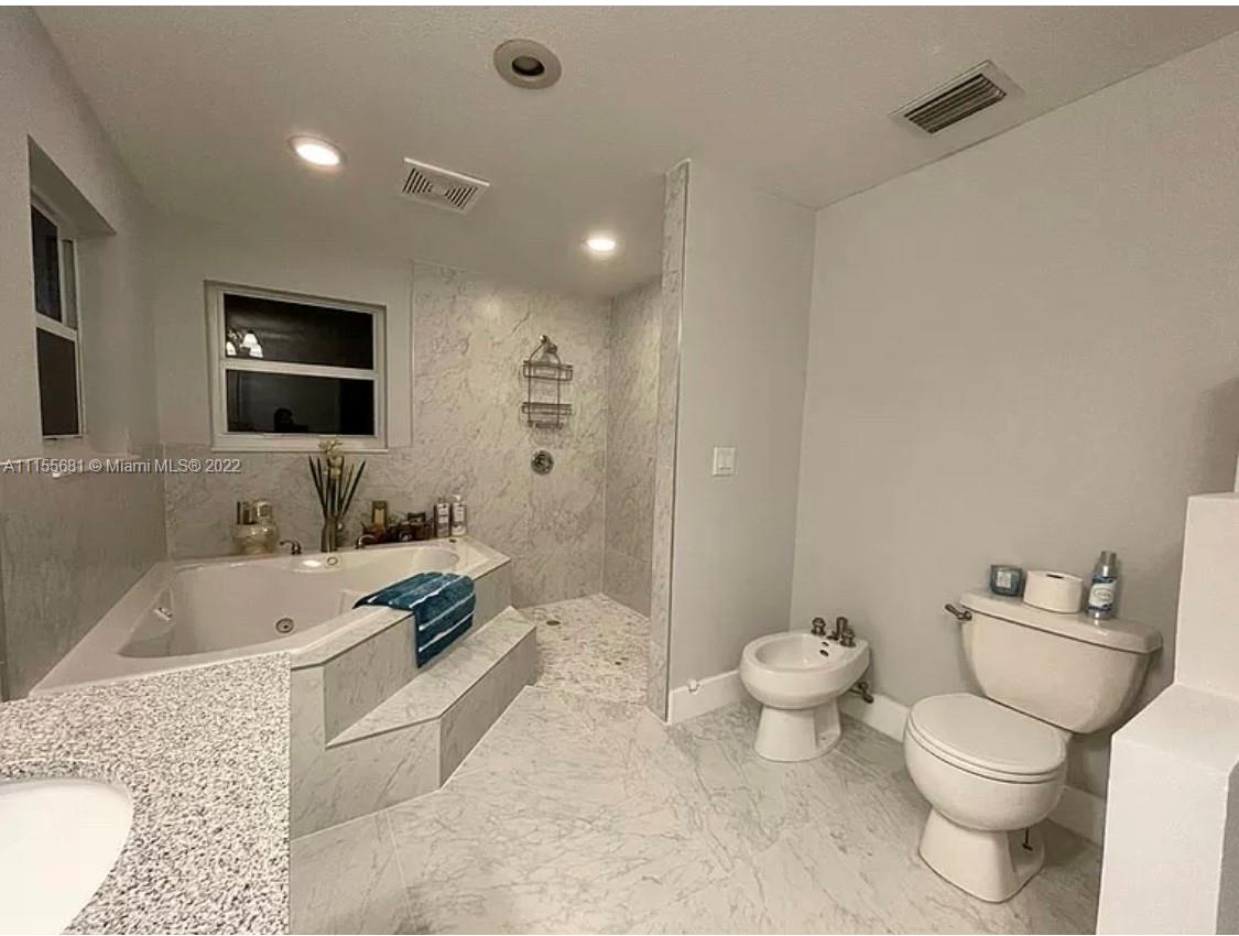 CRESTHAVEN 7 - Residential Lease