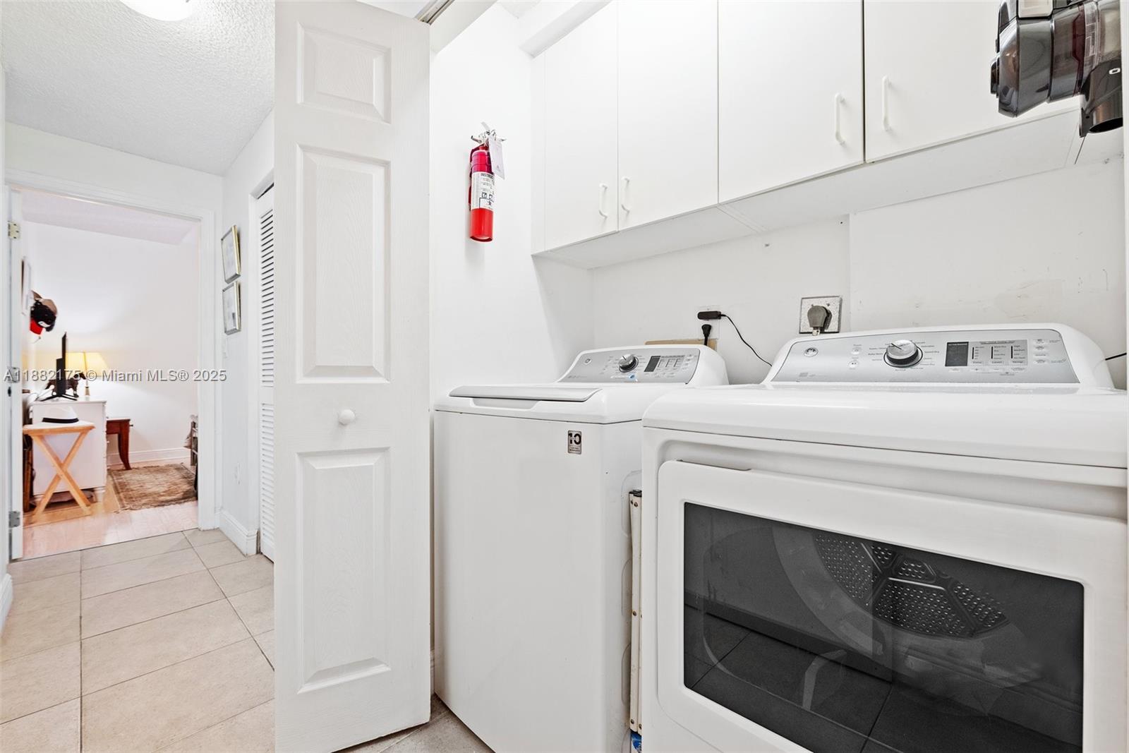 DORAL HOUSE CONDO NO 2 - Residential