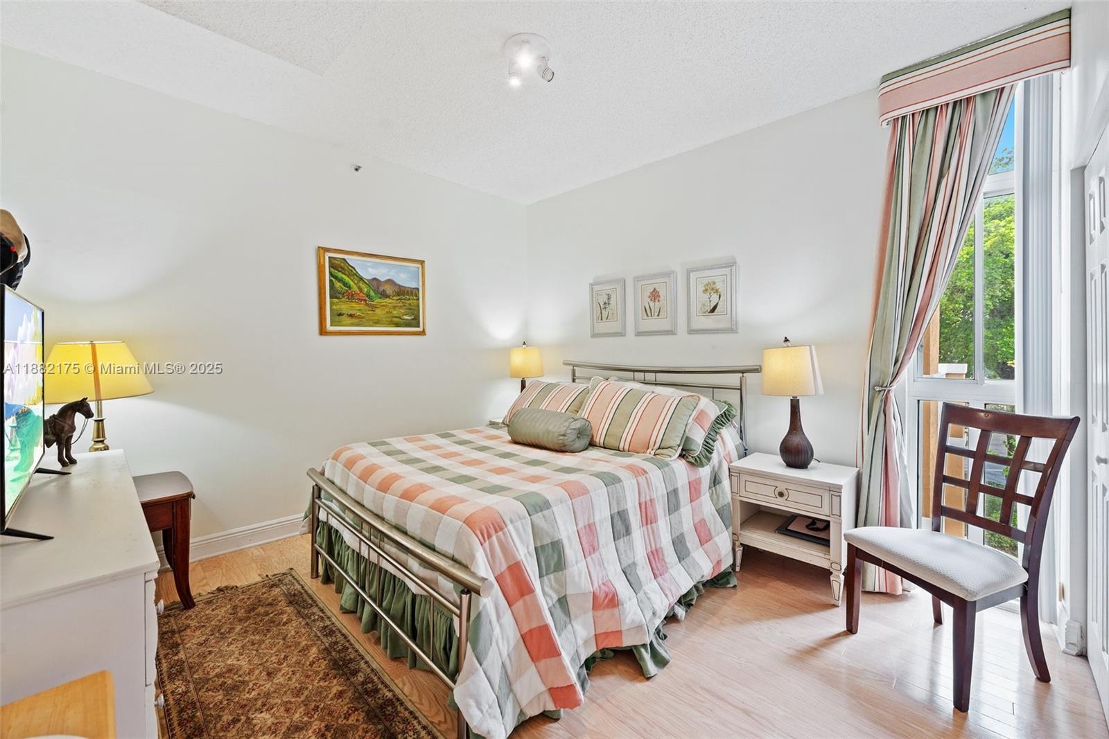 DORAL HOUSE CONDO NO 2 - Residential