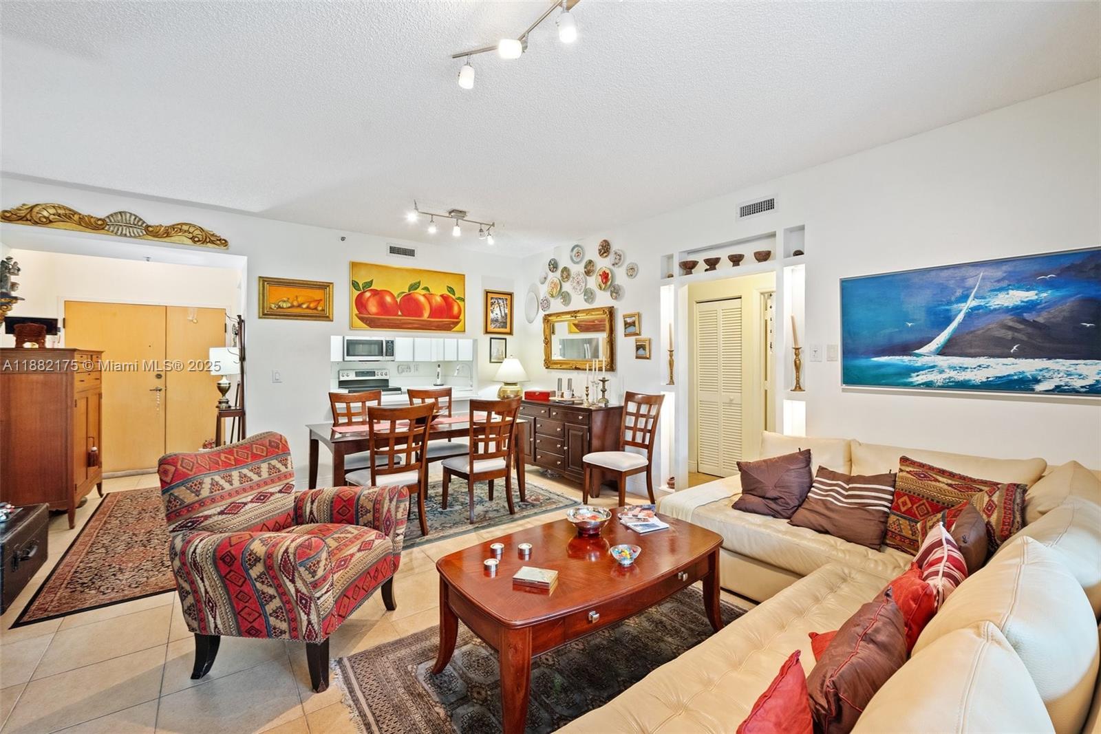 DORAL HOUSE CONDO NO 2 - Residential