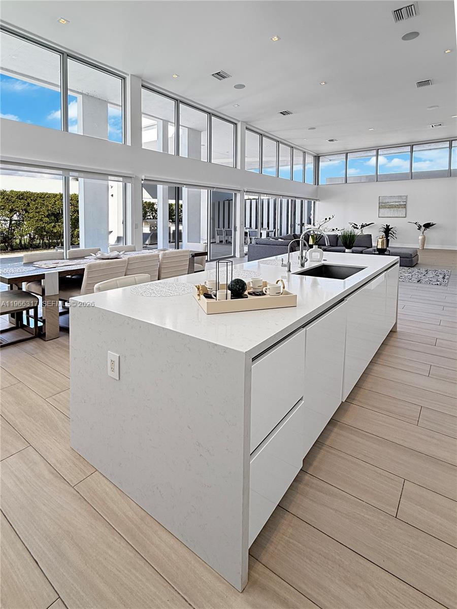 WESTON ESTATES - Residential