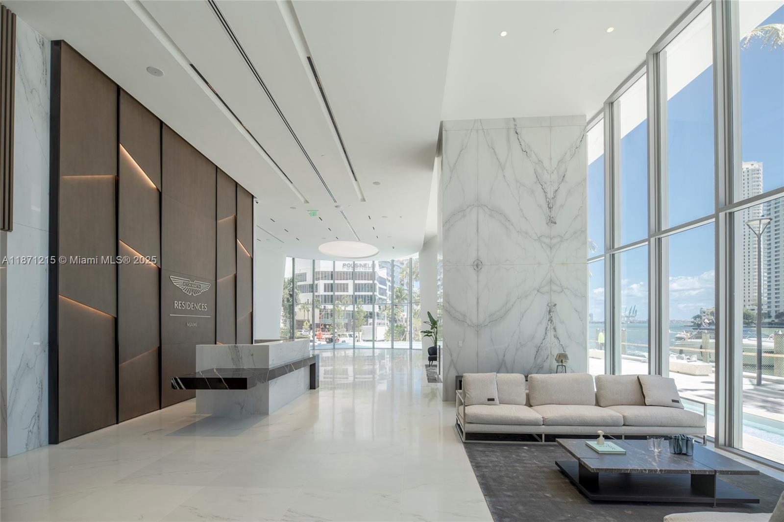 300 BISCAYNE BLVD WAY COND - Residential