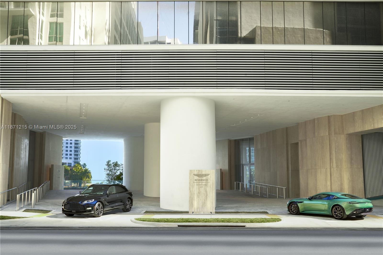 300 BISCAYNE BLVD WAY COND - Residential