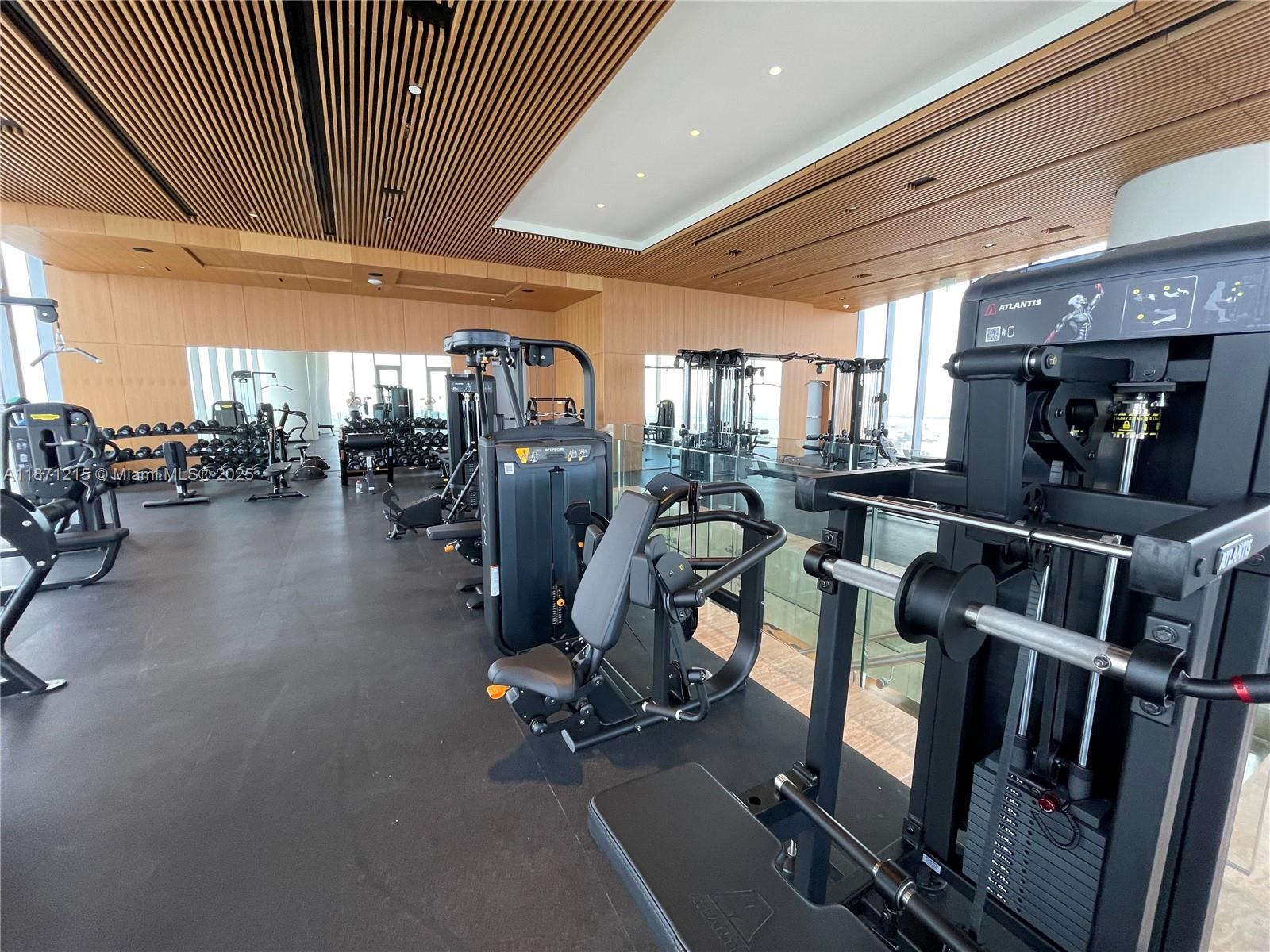 300 BISCAYNE BLVD WAY COND - Residential