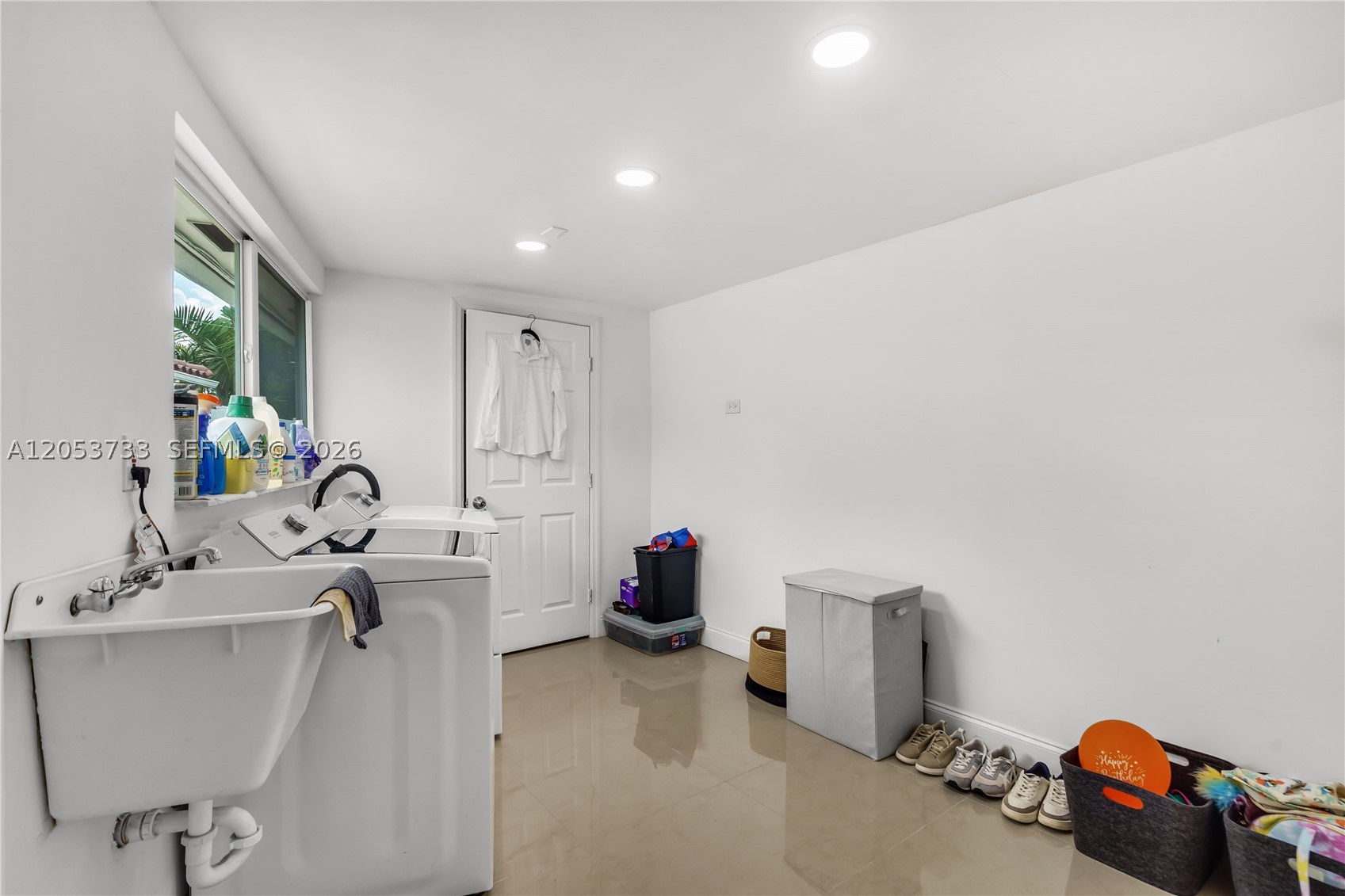 MIDDLE RIVER MANOR - Residential Lease