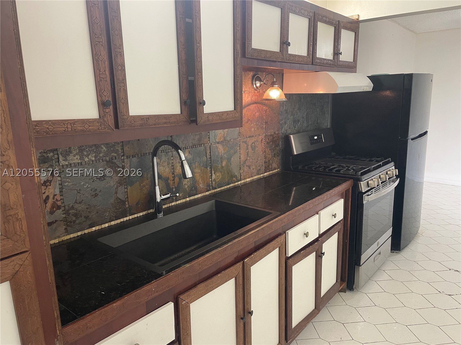 RO-MONT SOUTH GREEN CONDO - Residential Lease