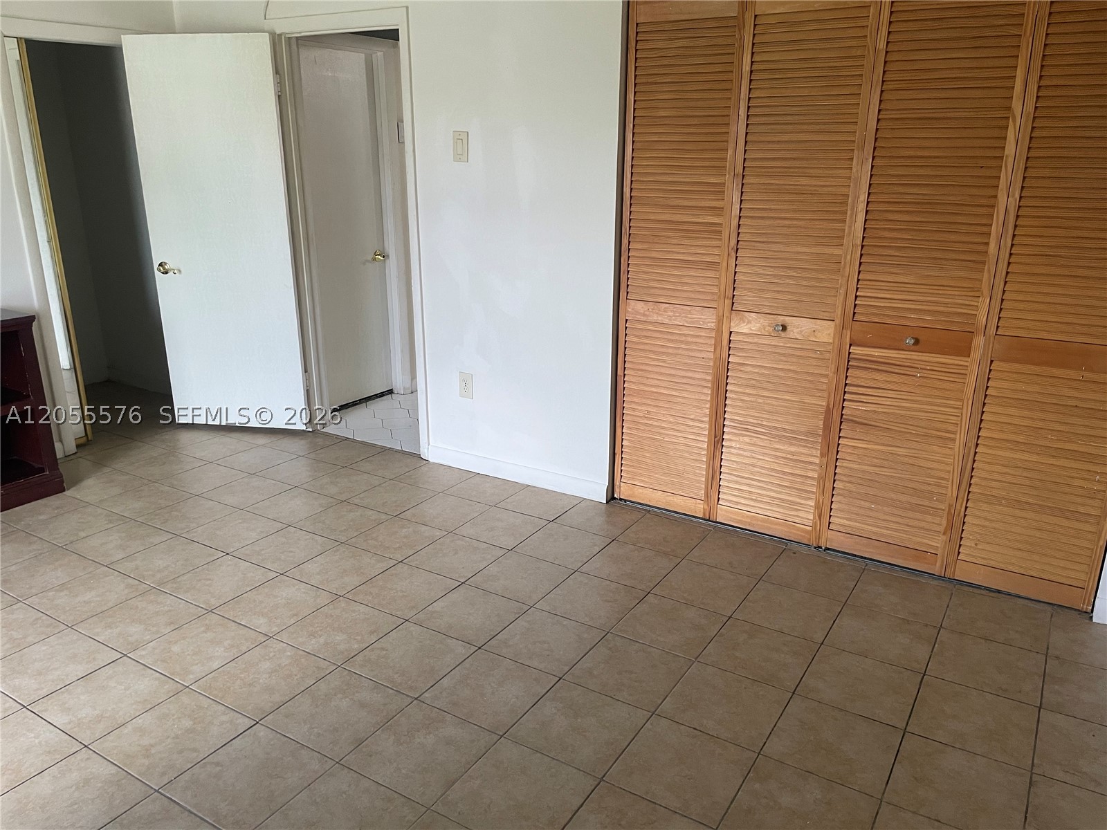 RO-MONT SOUTH GREEN CONDO - Residential Lease