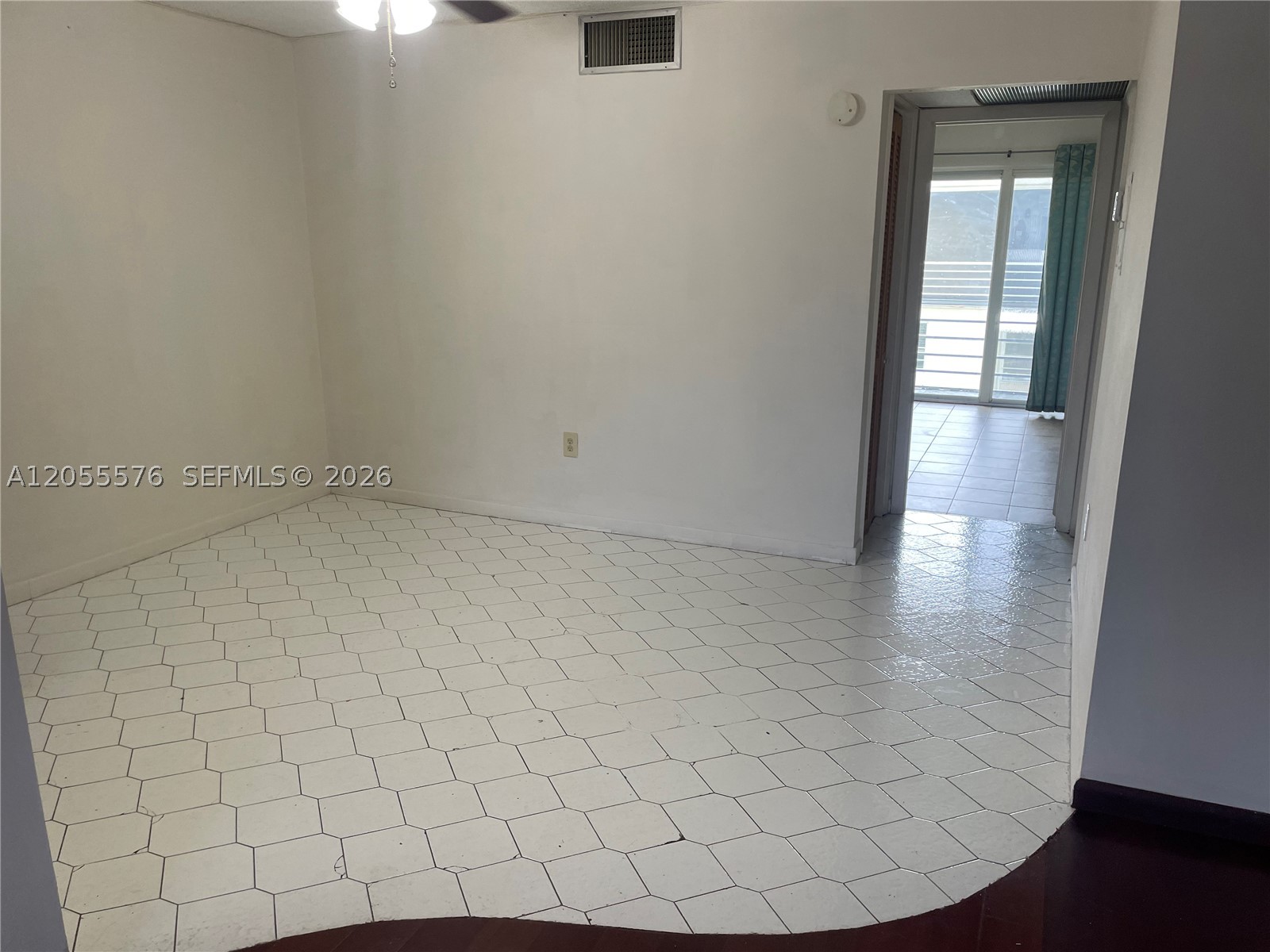 RO-MONT SOUTH GREEN CONDO - Residential Lease