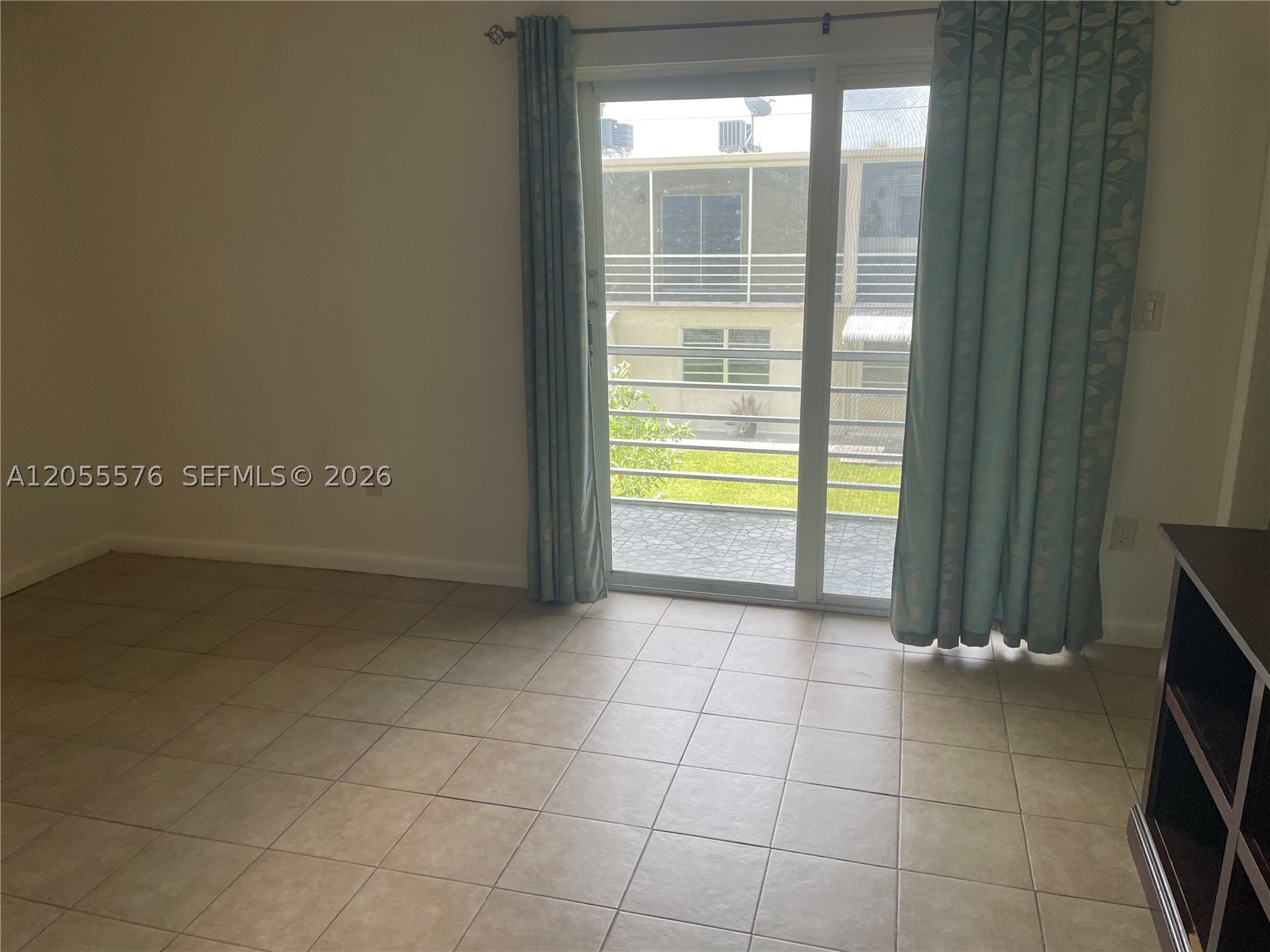 RO-MONT SOUTH GREEN CONDO - Residential Lease