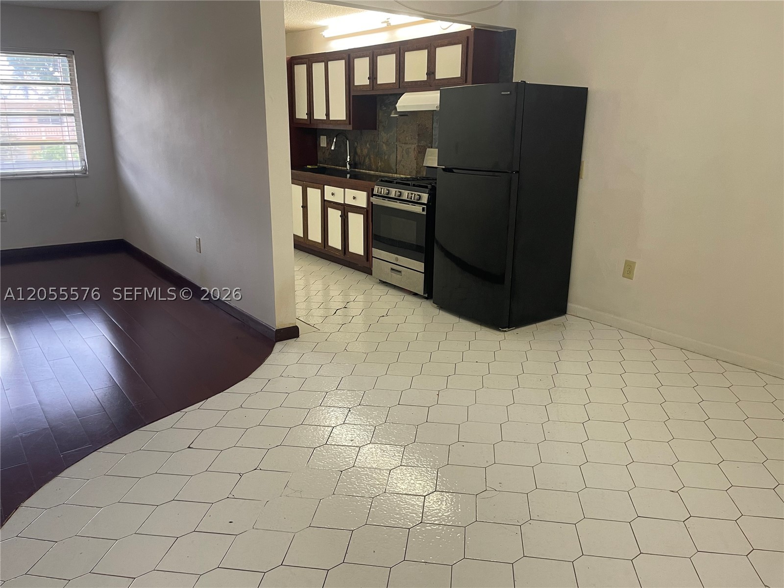 RO-MONT SOUTH GREEN CONDO - Residential Lease