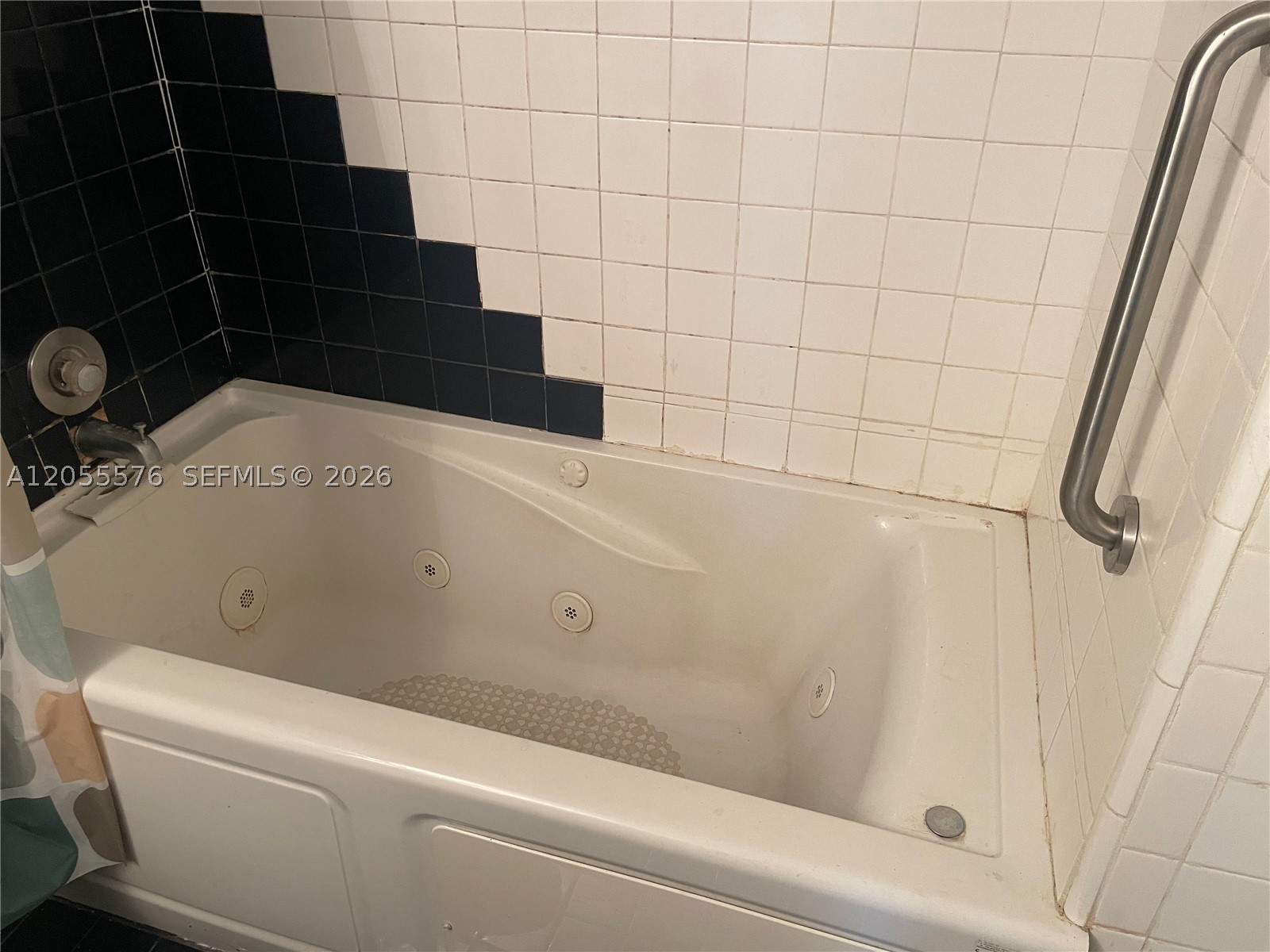 RO-MONT SOUTH GREEN CONDO - Residential Lease