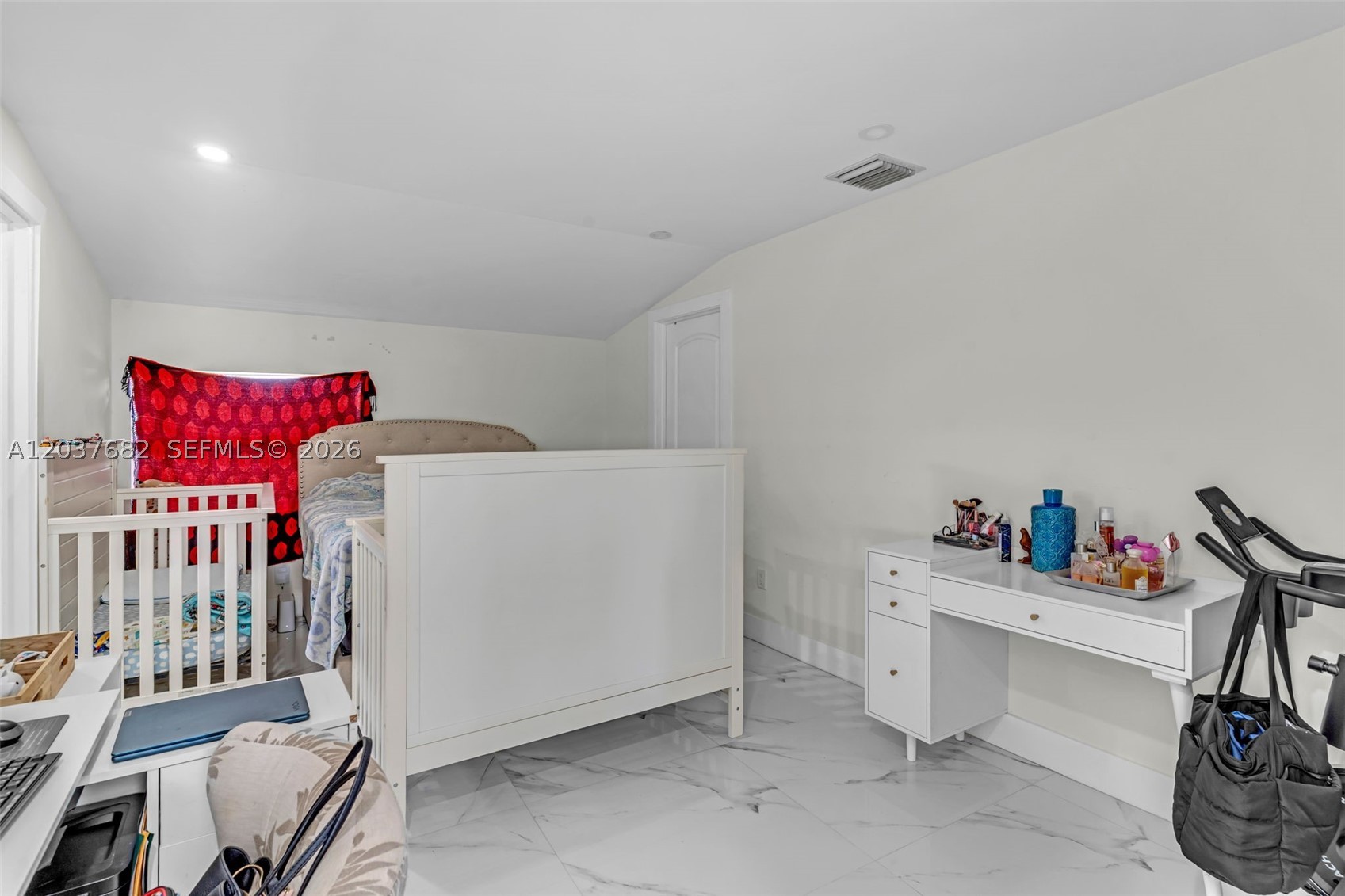 REDLANDS - Residential