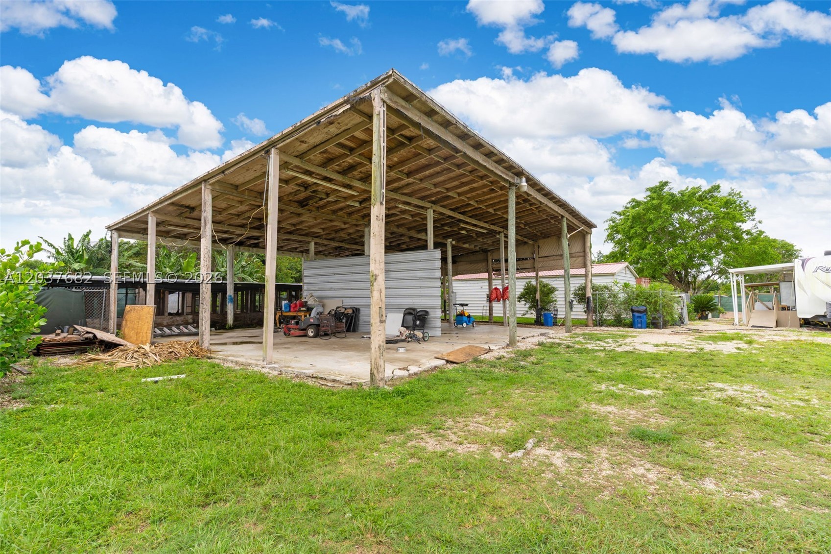 REDLANDS - Residential