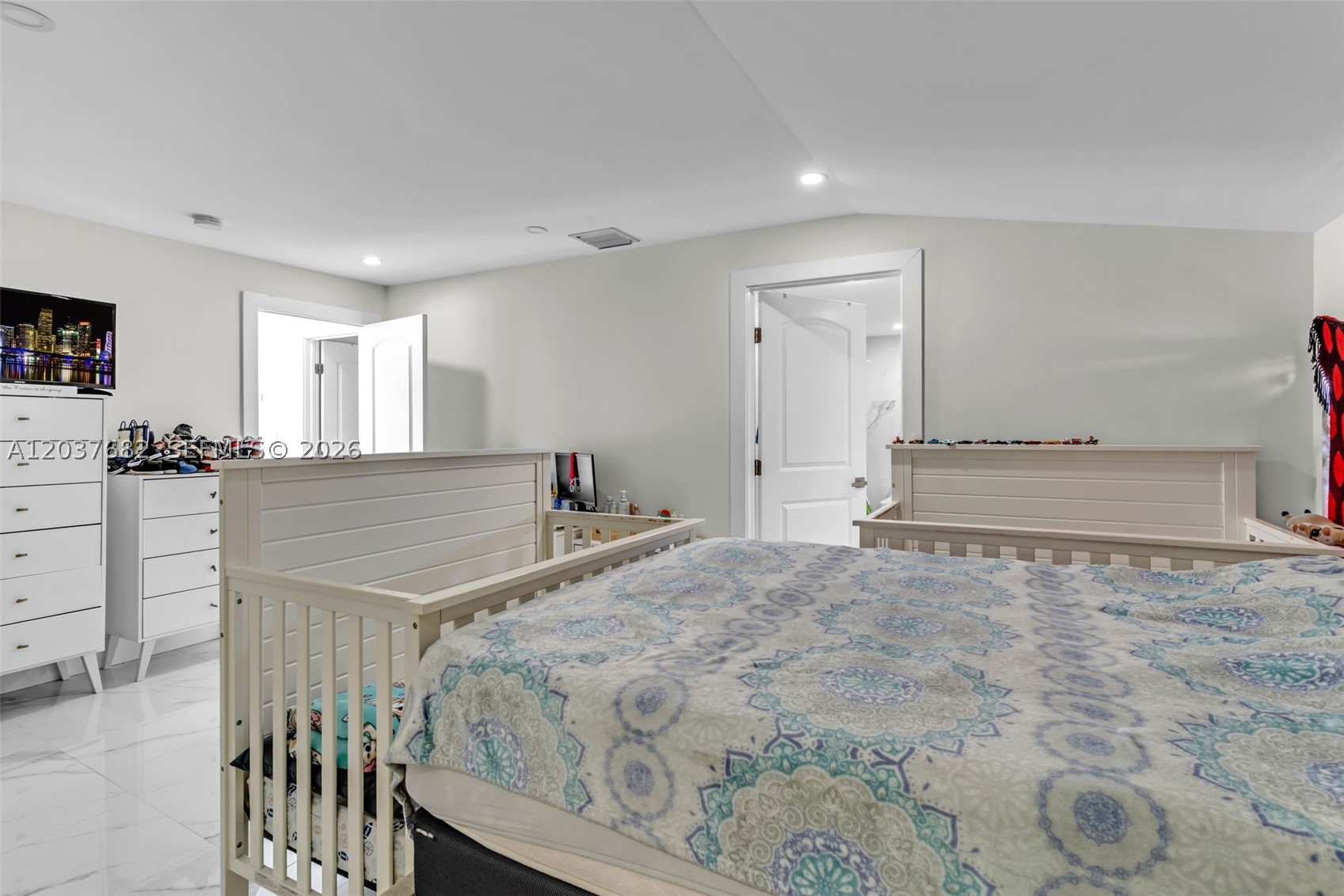 REDLANDS - Residential