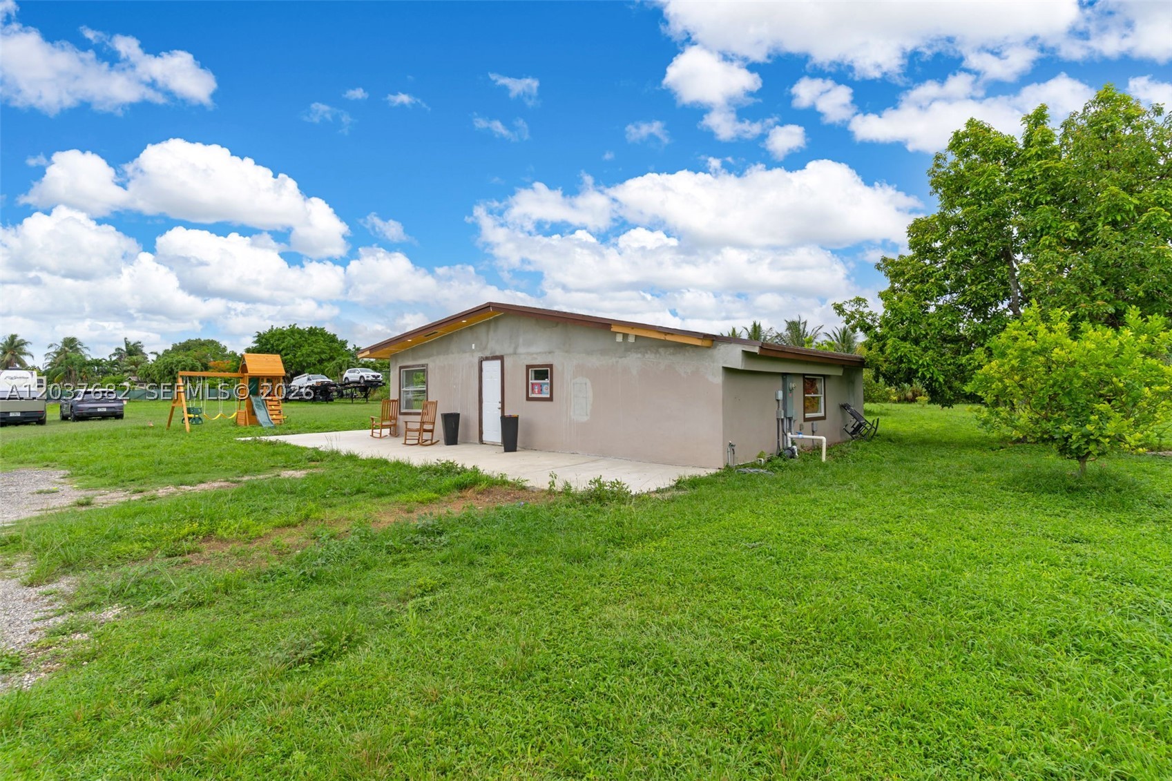REDLANDS - Residential