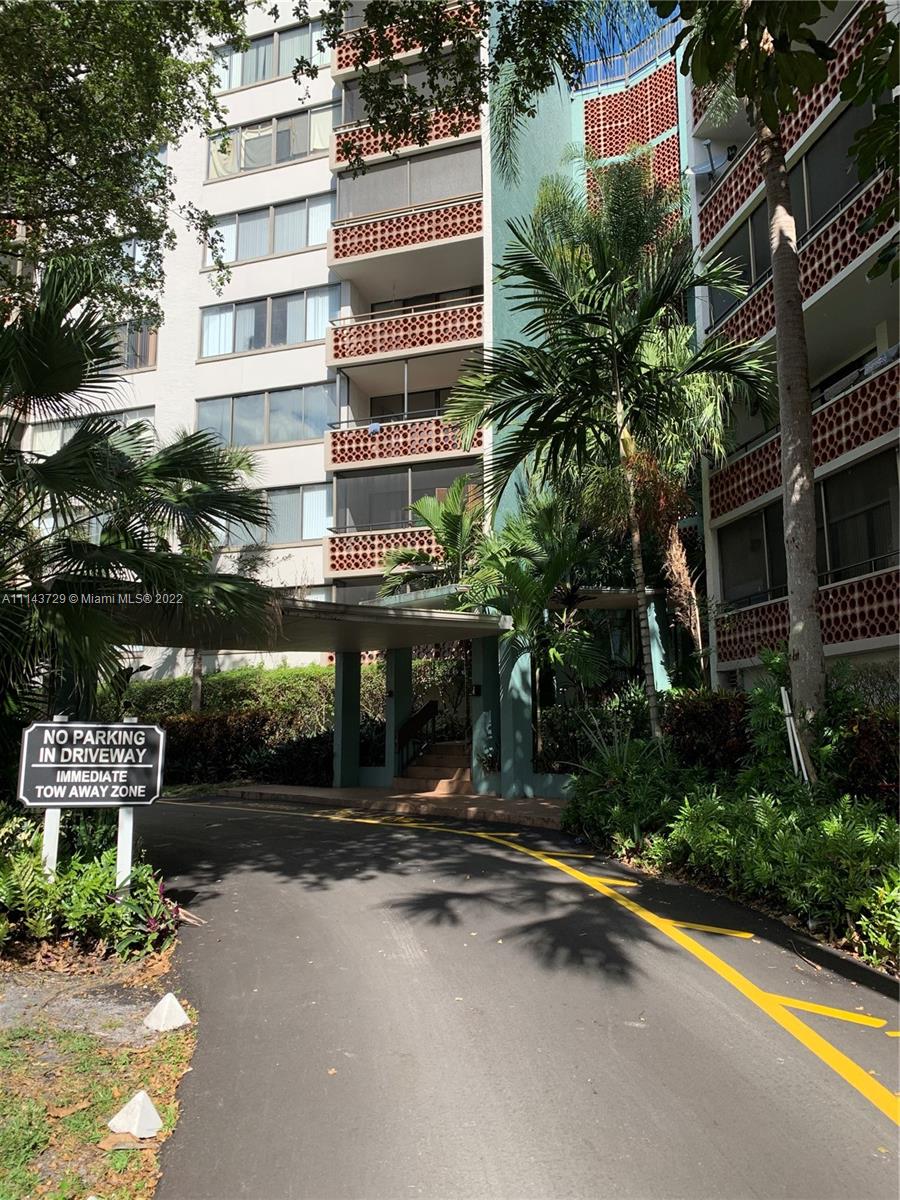 Amazing opportunity  1 bedroom and 1 ½ bathrooms, very spacious, with lots of closet space, large bedroom enough to fit a size king bed. Large screen balcony with a beautiful view. The unit is located on the 5th floor. Resort style floor plan. Tiled throughout. This property offers fabulous amenities: multi-million dollar clubhouse with multiple pools, fitness center, bowling lanes, jacuzzi, movie theater, tennis courts, library, underground parking w/ storage 24 hr security & more. Rent includes water, trash, and sewer. All ages are welcome. Excellent for investors.
