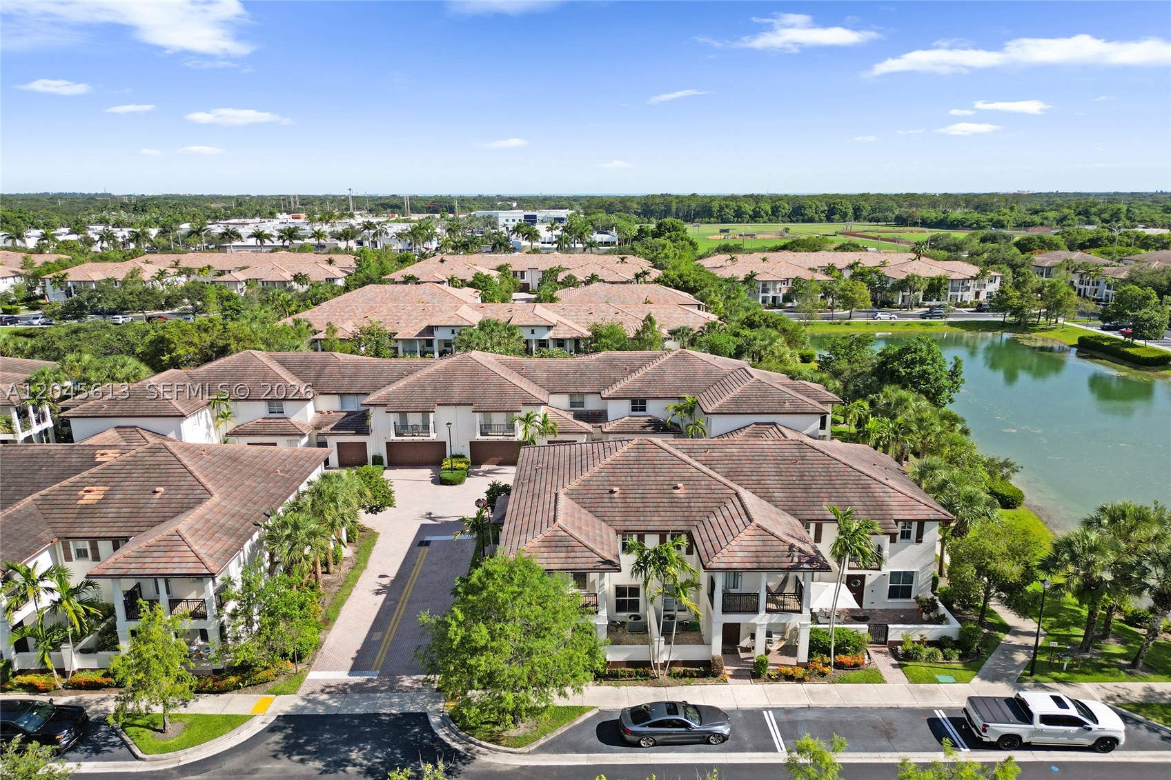PALOMA LAKES - Residential