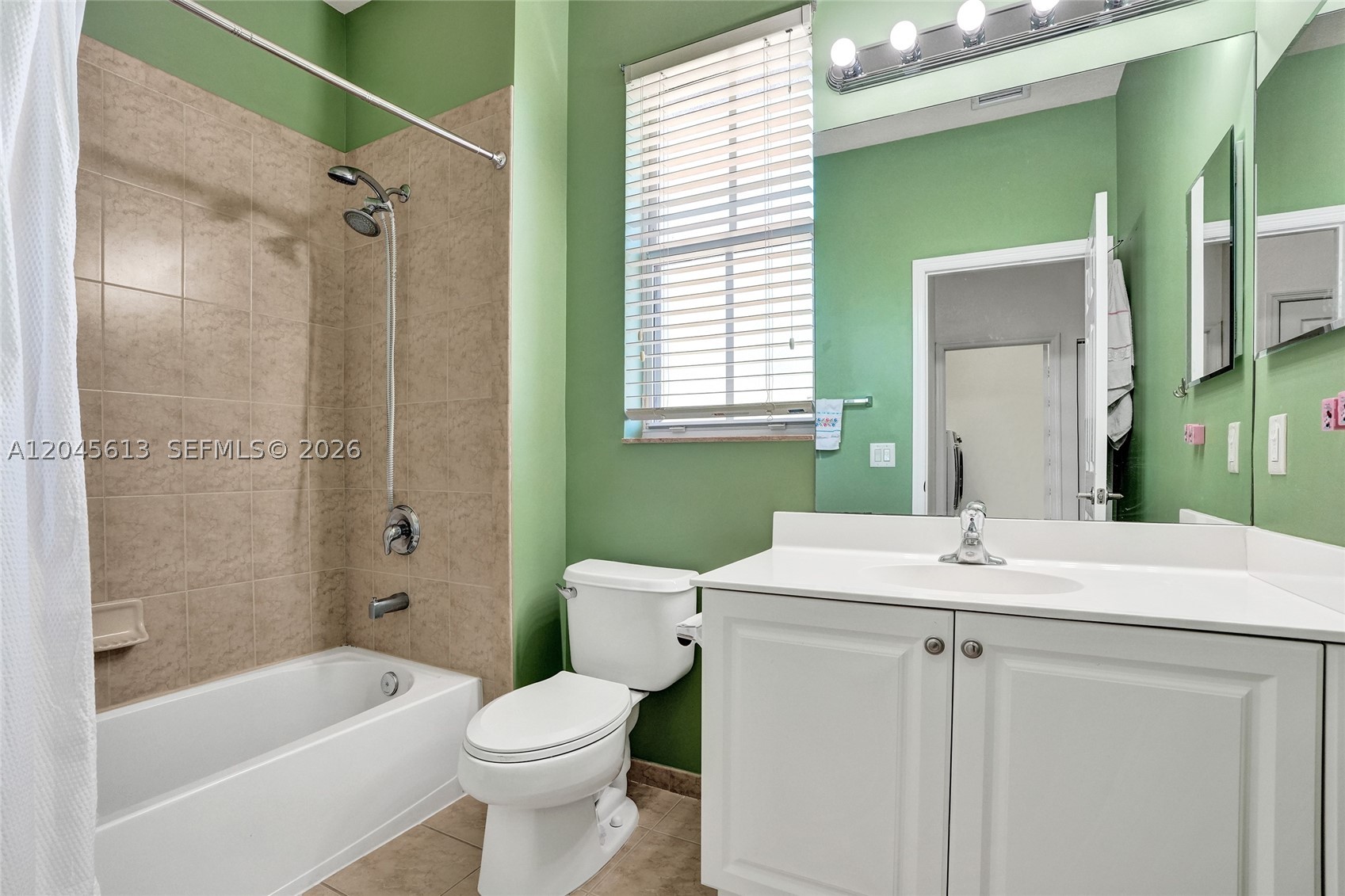 PALOMA LAKES - Residential