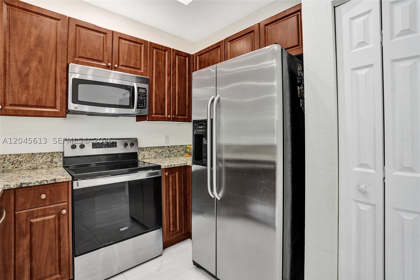 PALOMA LAKES - Residential
