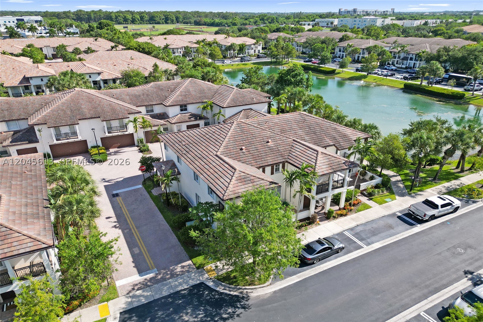 PALOMA LAKES - Residential