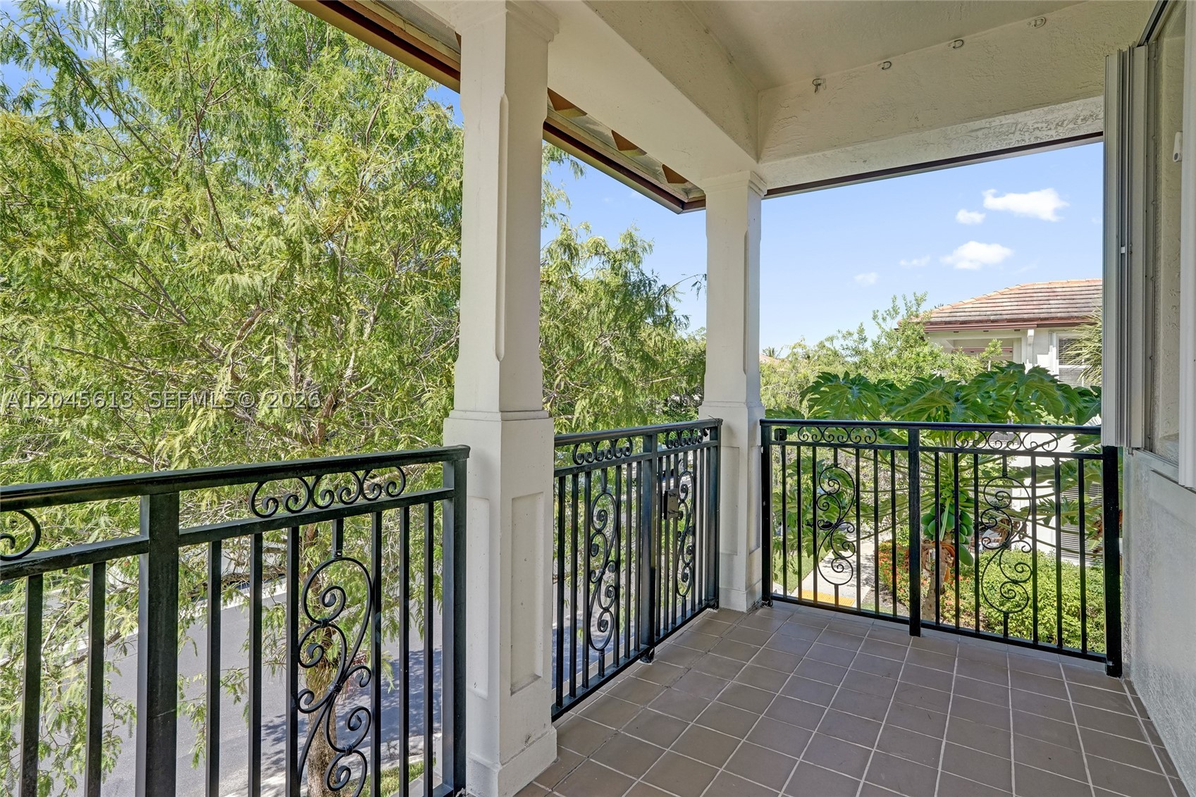 PALOMA LAKES - Residential