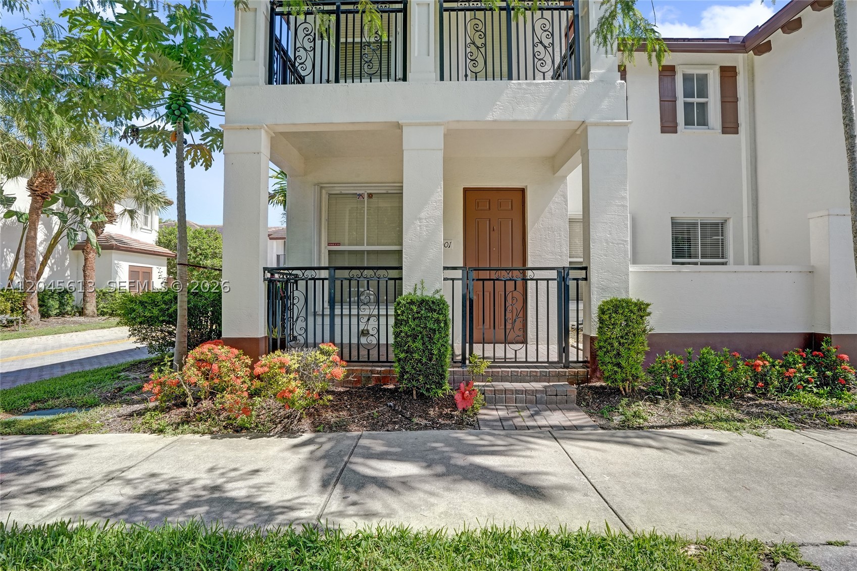 PALOMA LAKES - Residential