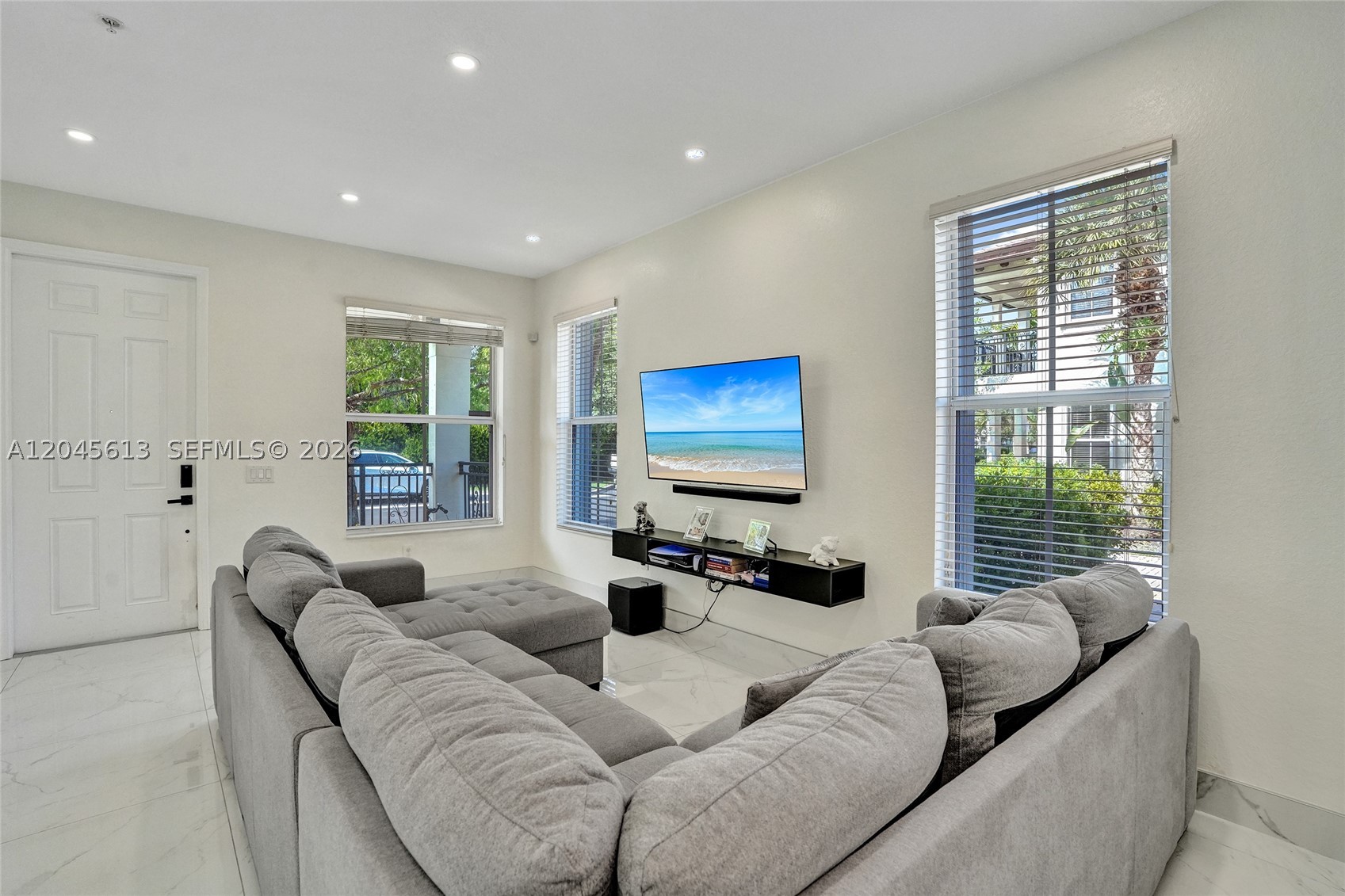 PALOMA LAKES - Residential