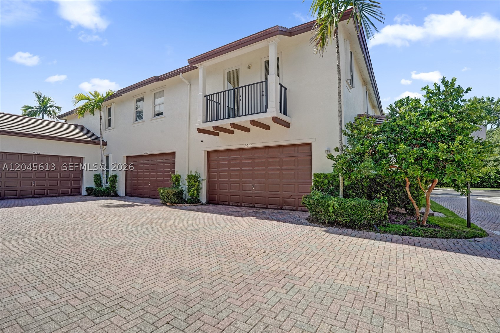 PALOMA LAKES - Residential