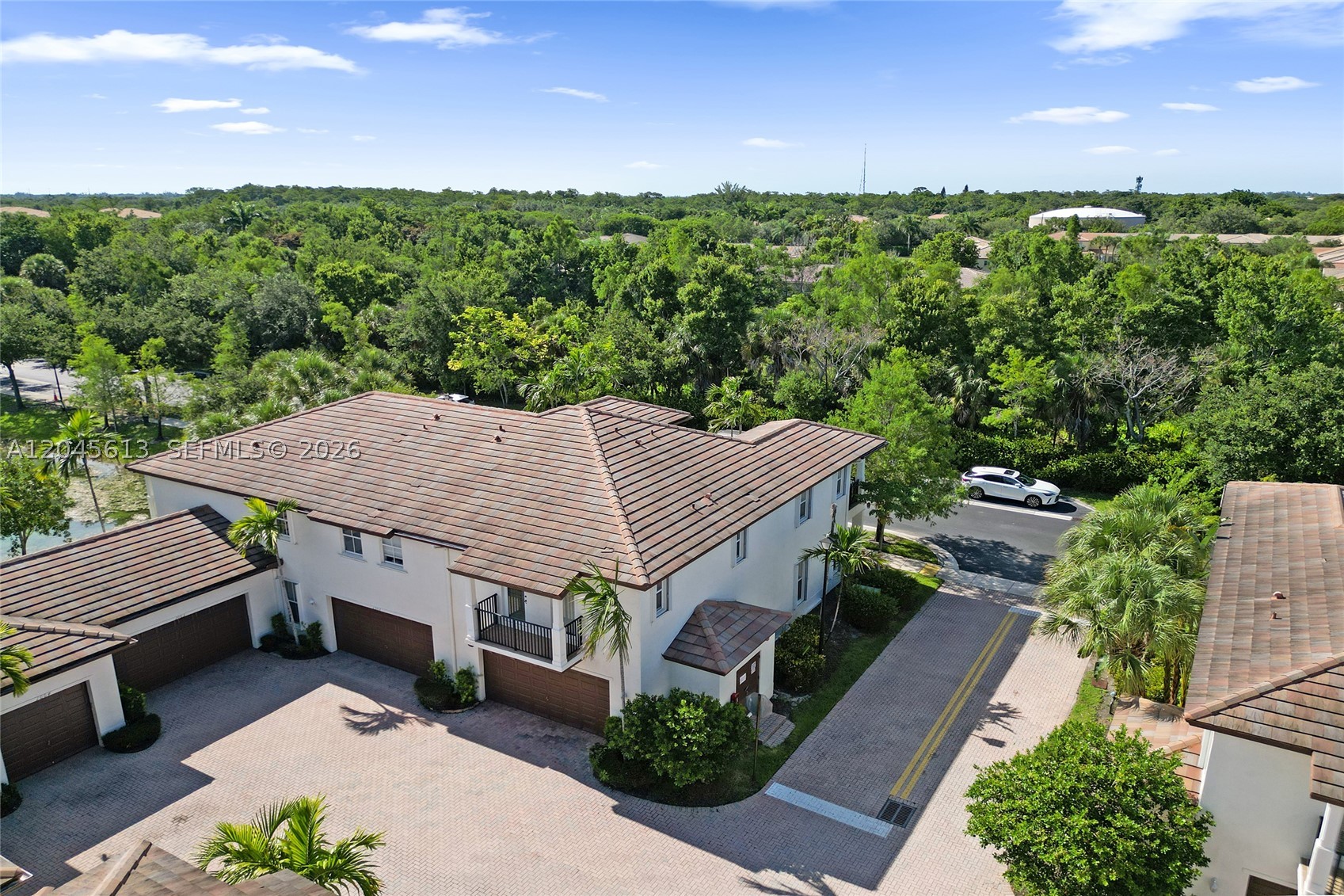 PALOMA LAKES - Residential