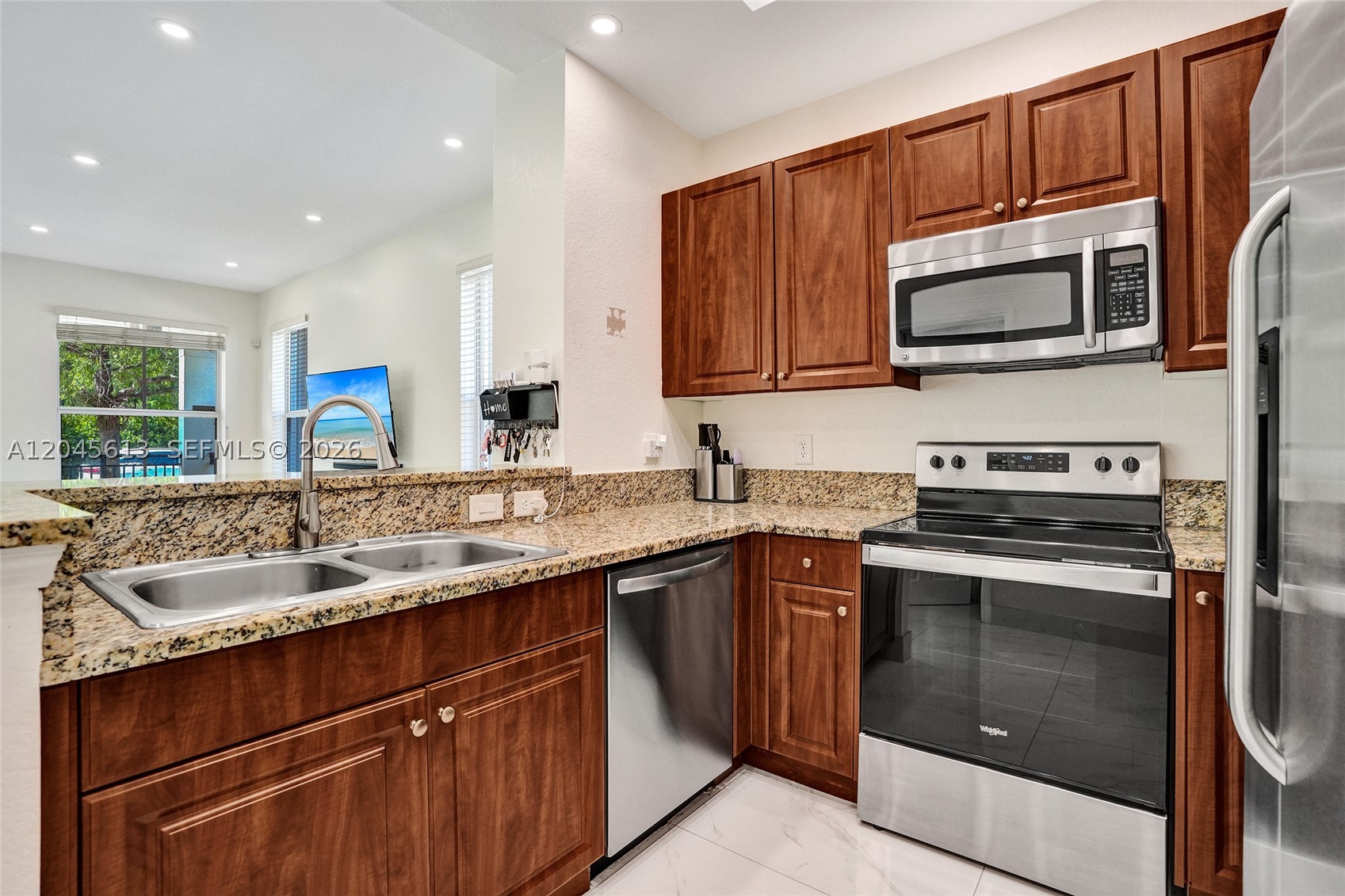 PALOMA LAKES - Residential
