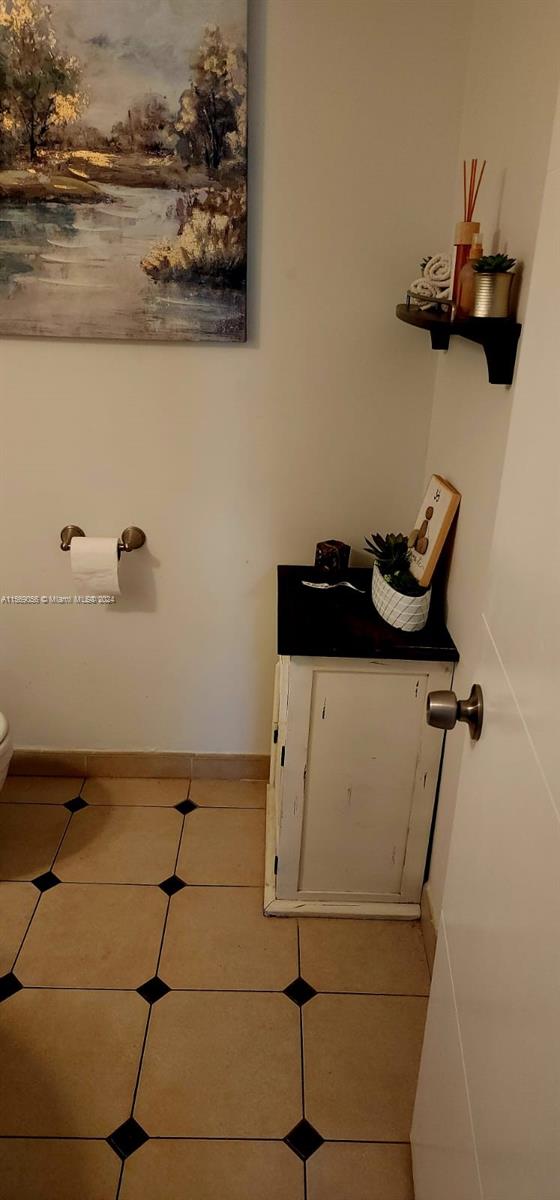 NORTHGATE TOWNHOUSE CONDO - Residential Lease