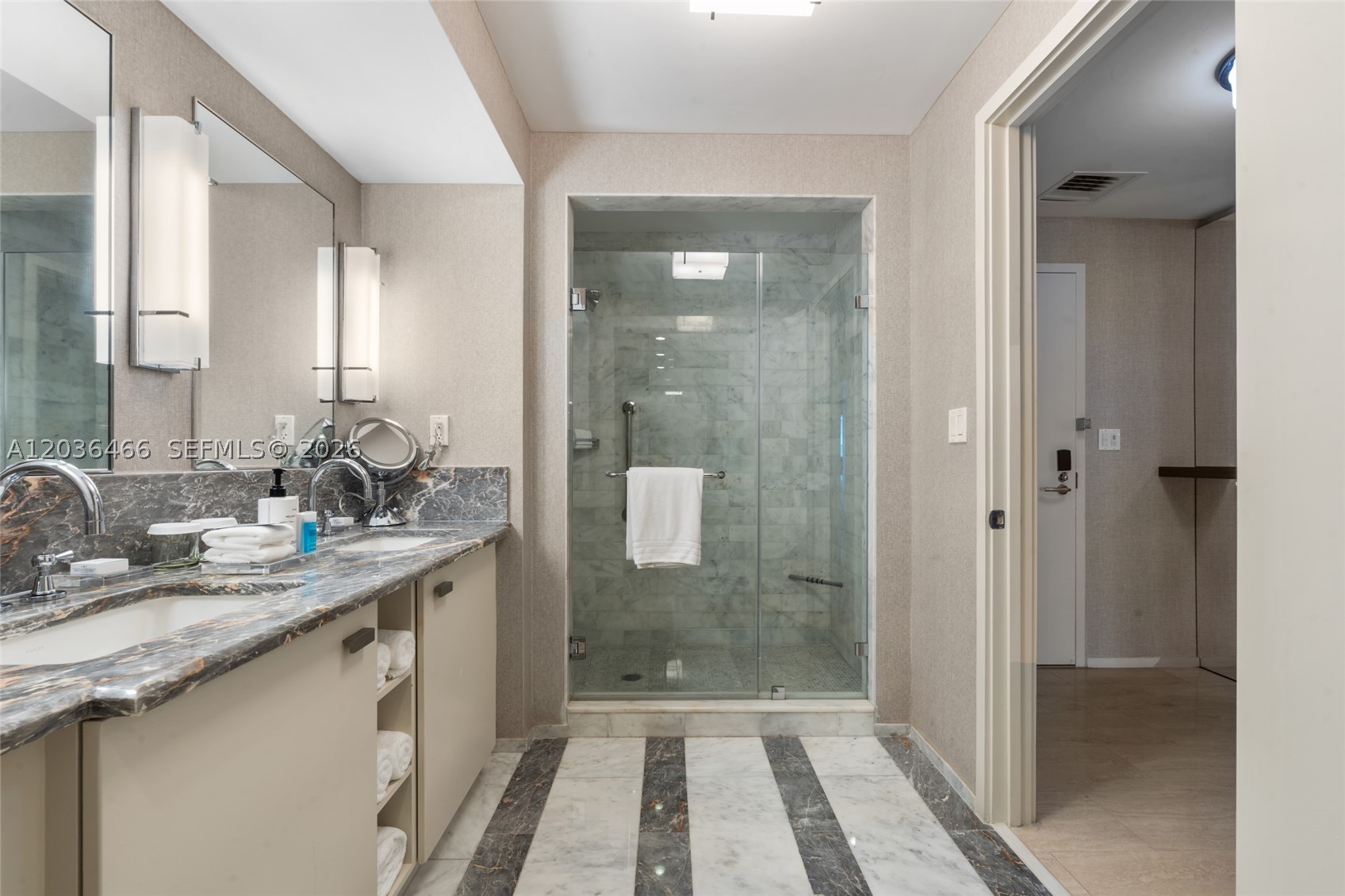 551 FLB CONDOMINIUM HOTEL - Residential