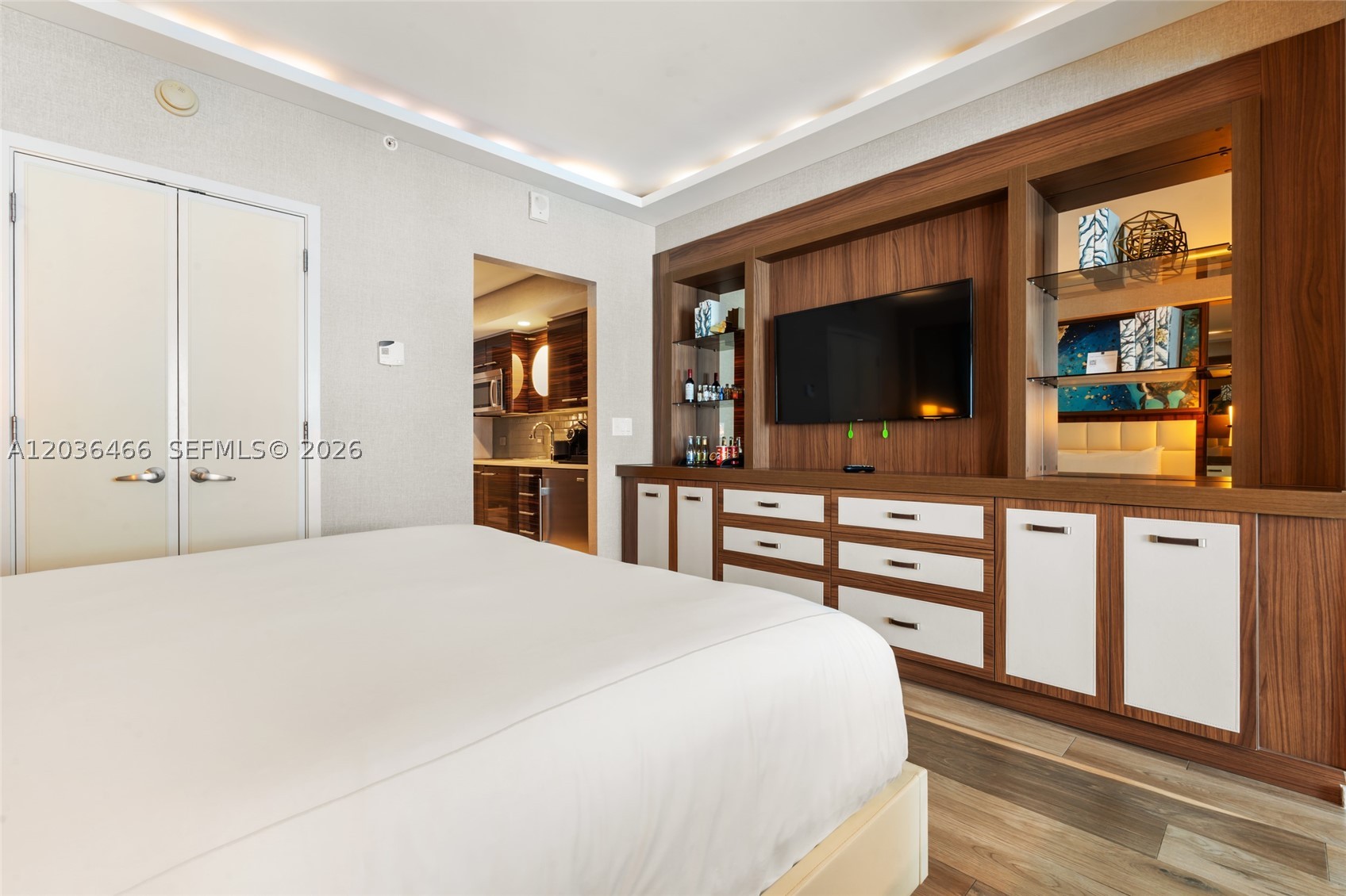 551 FLB CONDOMINIUM HOTEL - Residential